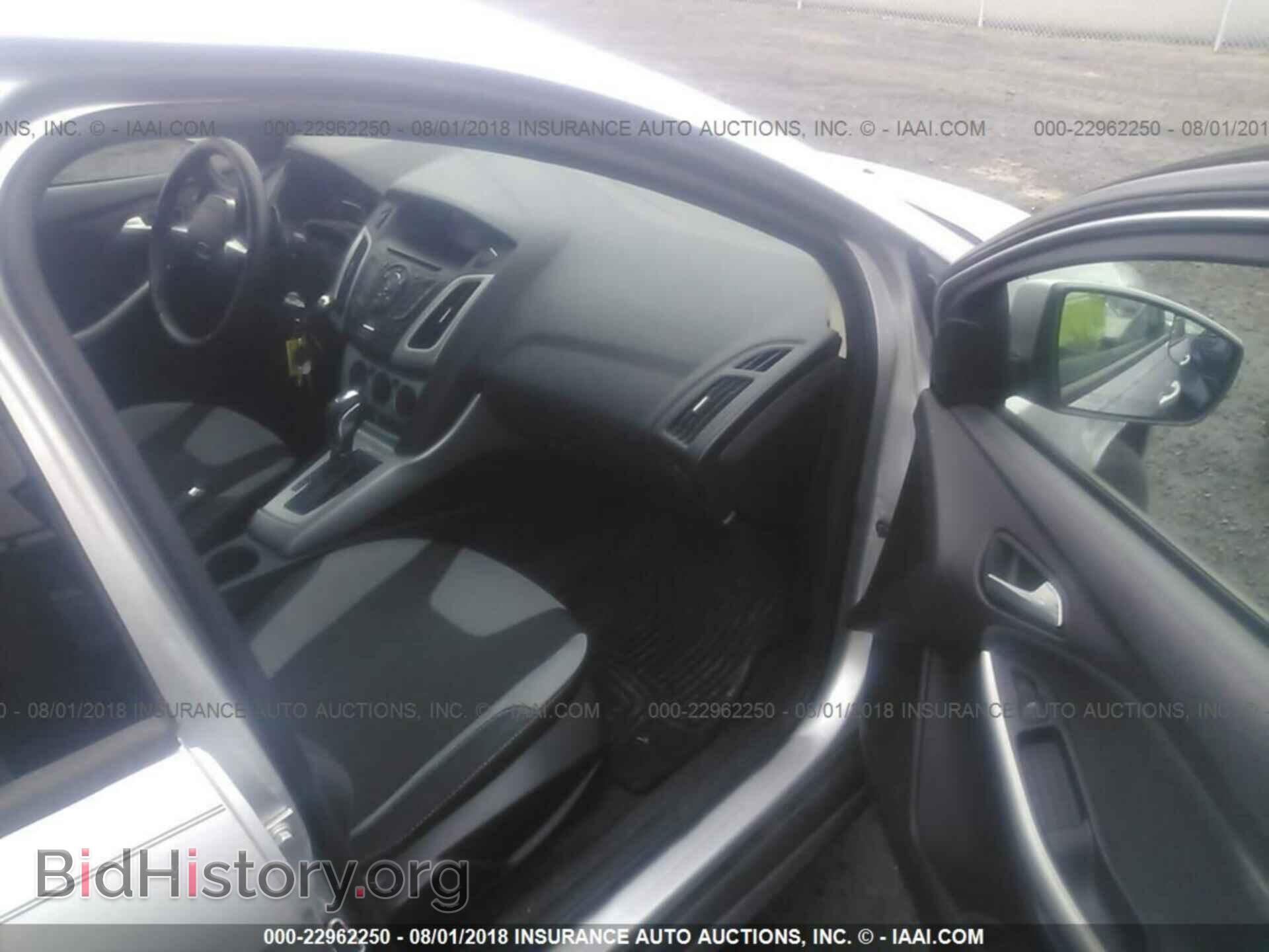 2012 Ford Focus - VIN: 1FAHP3K23CL472989 - Photo 5