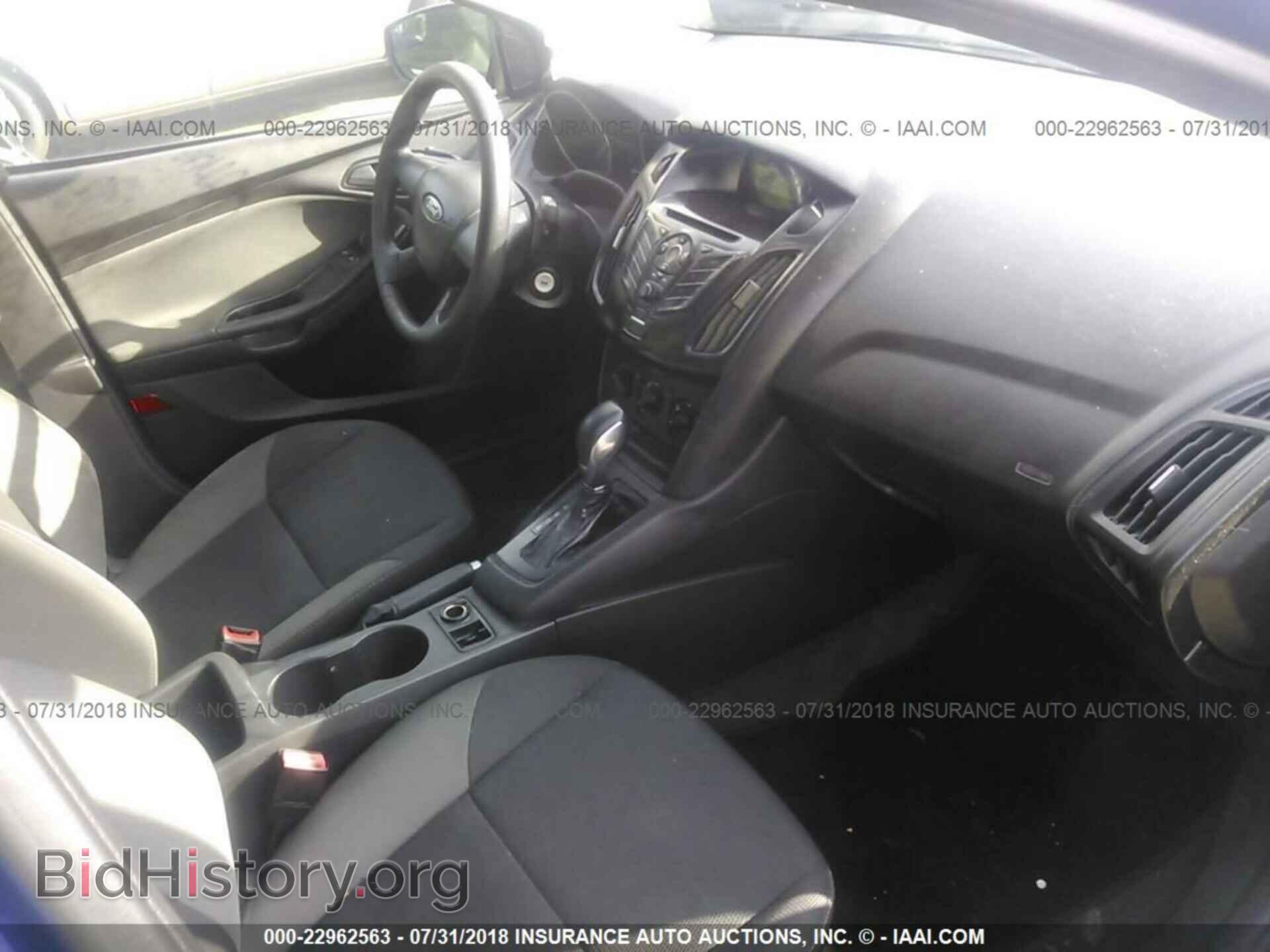 2012 Ford Focus - VIN: 1FAHP3E28CL285582 - Photo 5