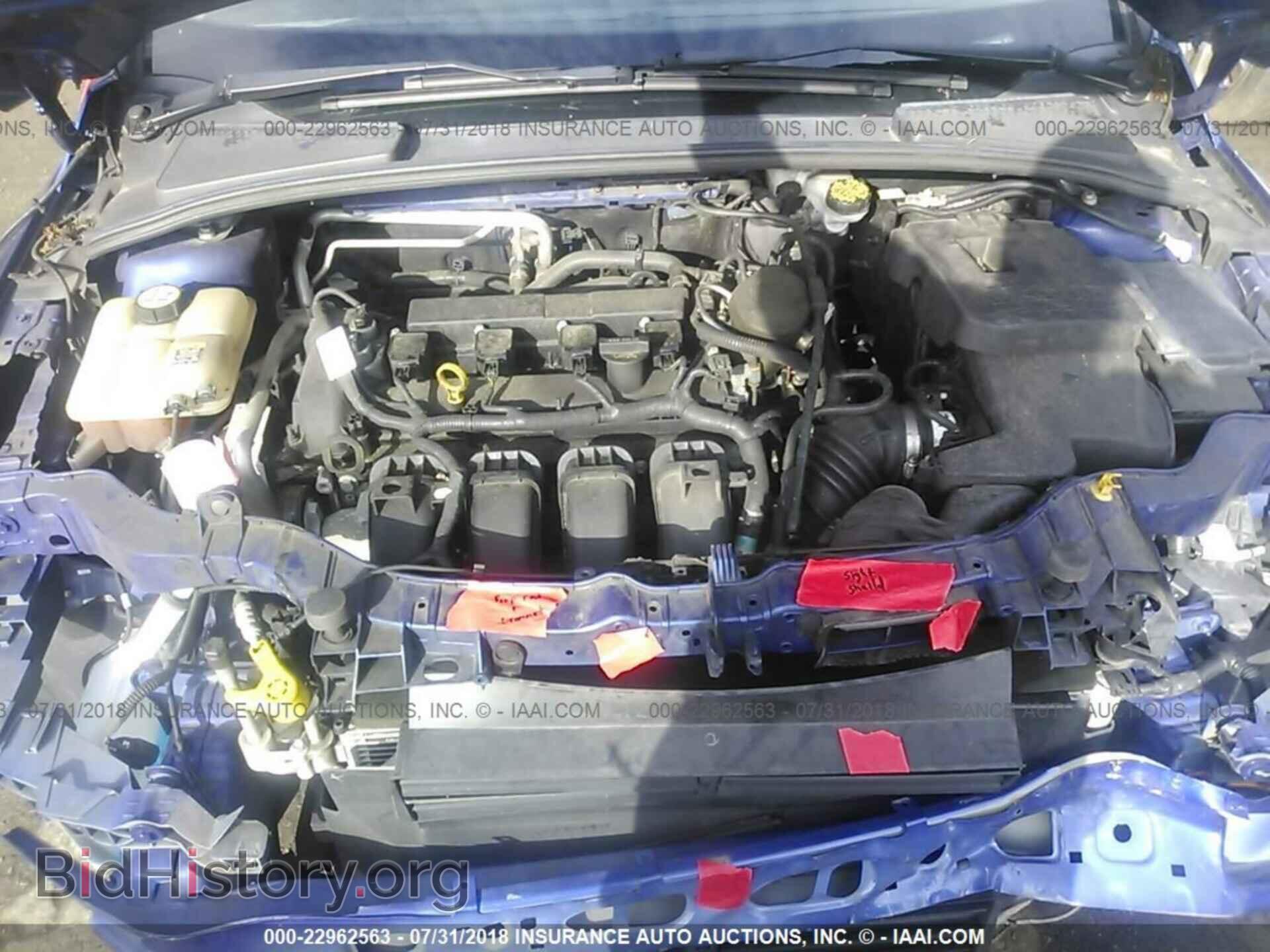 2012 Ford Focus - VIN: 1FAHP3E28CL285582 - Photo 10