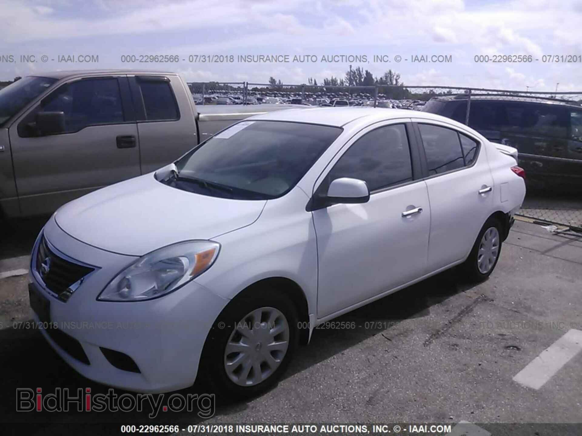 2013 Nissan Versa - VIN: 3N1CN7AP2DL882237 - Фото 2
