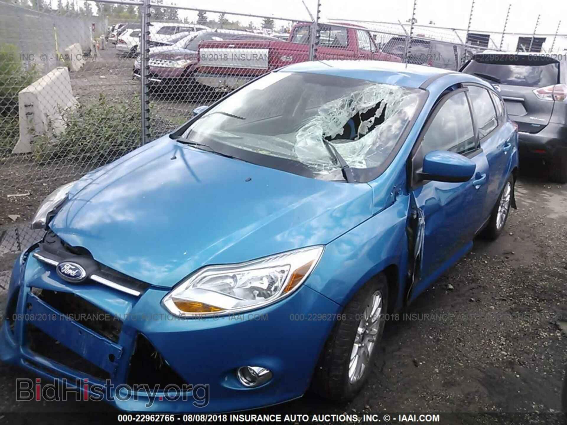2012 Ford Focus - VIN: 1FAHP3K29CL373240 - Фото 2