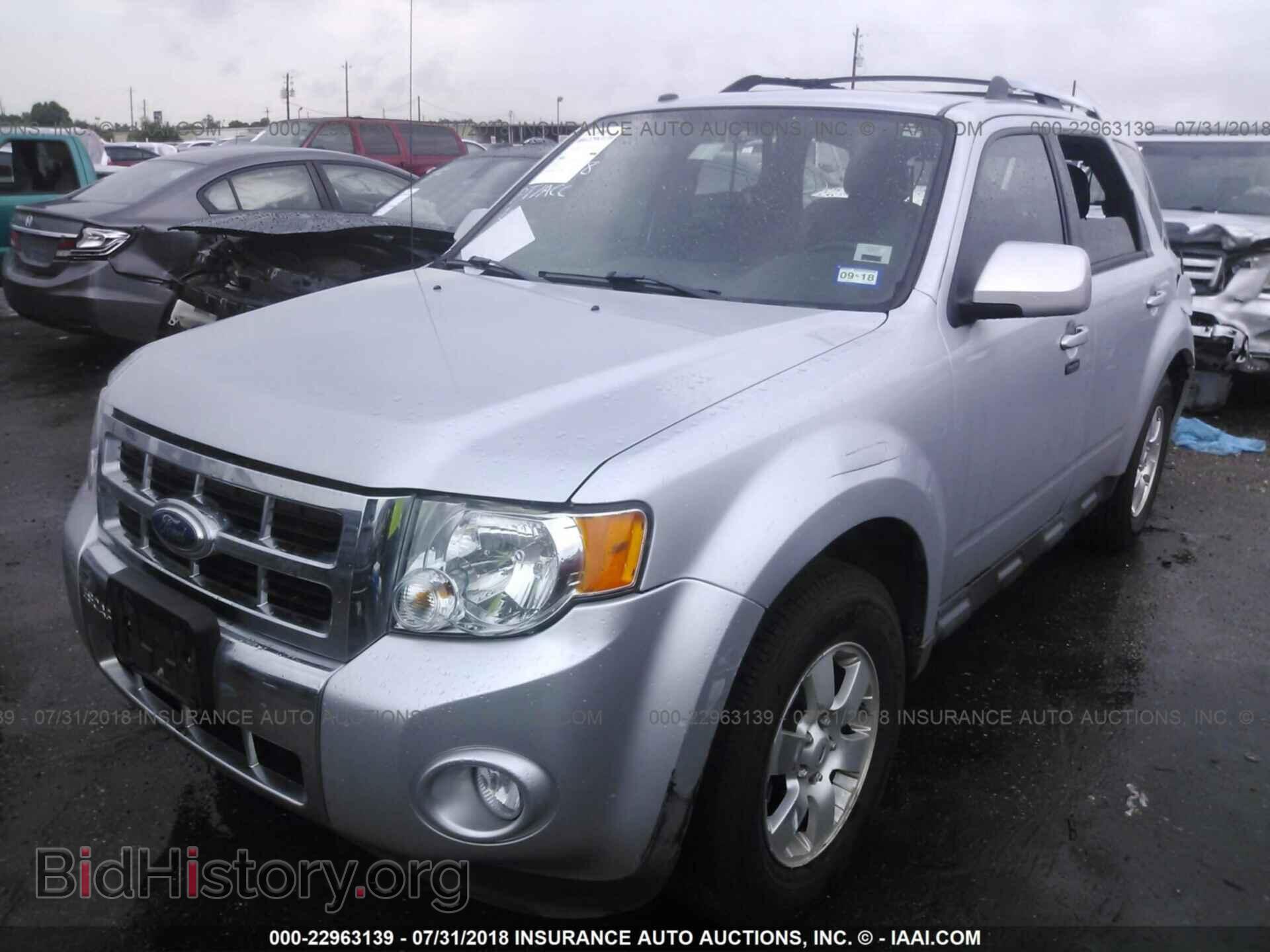 2012 Ford Escape - VIN: 1FMCU0EG0CKA64227 - Фото 2