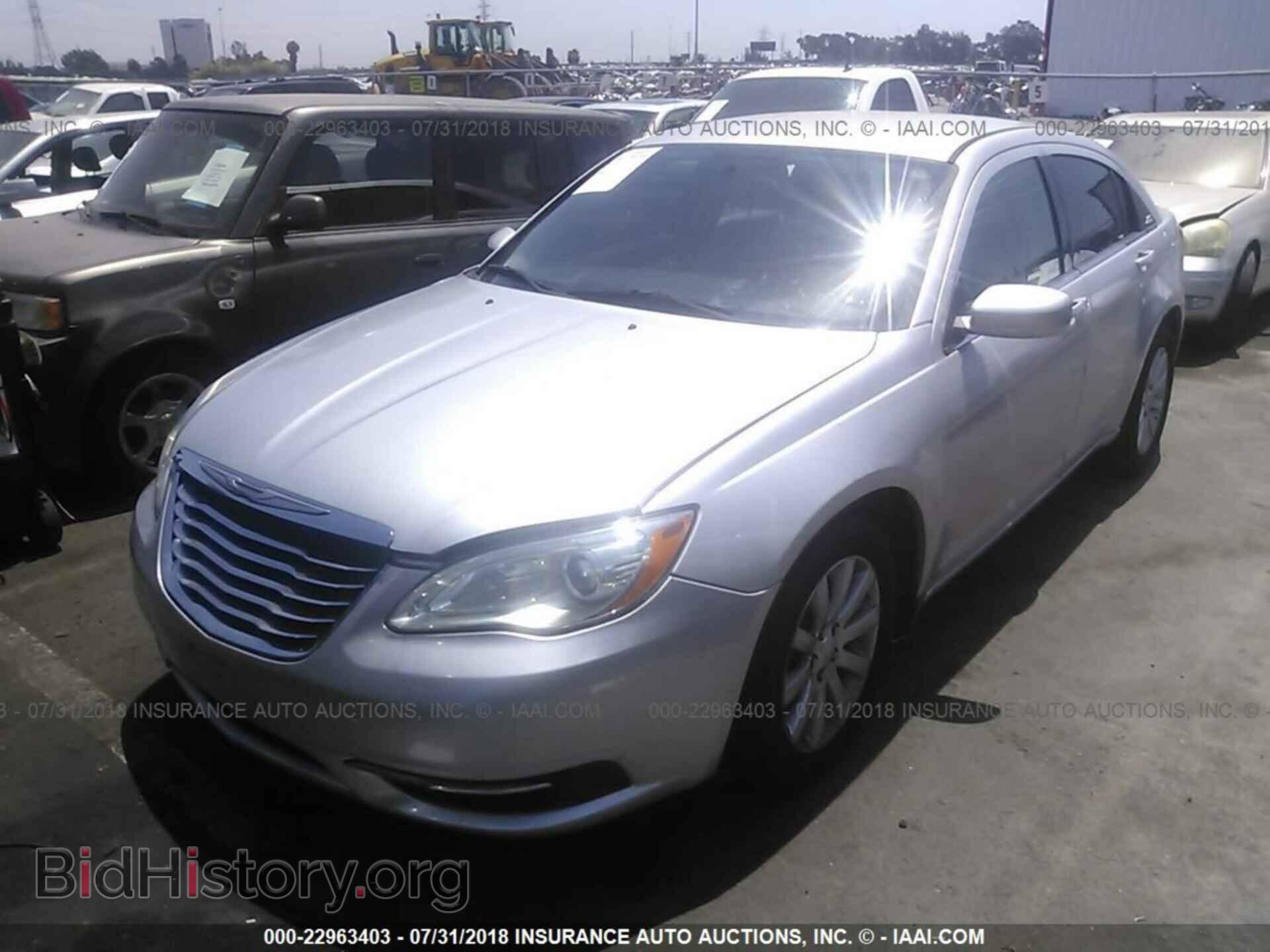 2012 Chrysler 200 - VIN: 1C3CCBBB9CN152109 - Фото 2