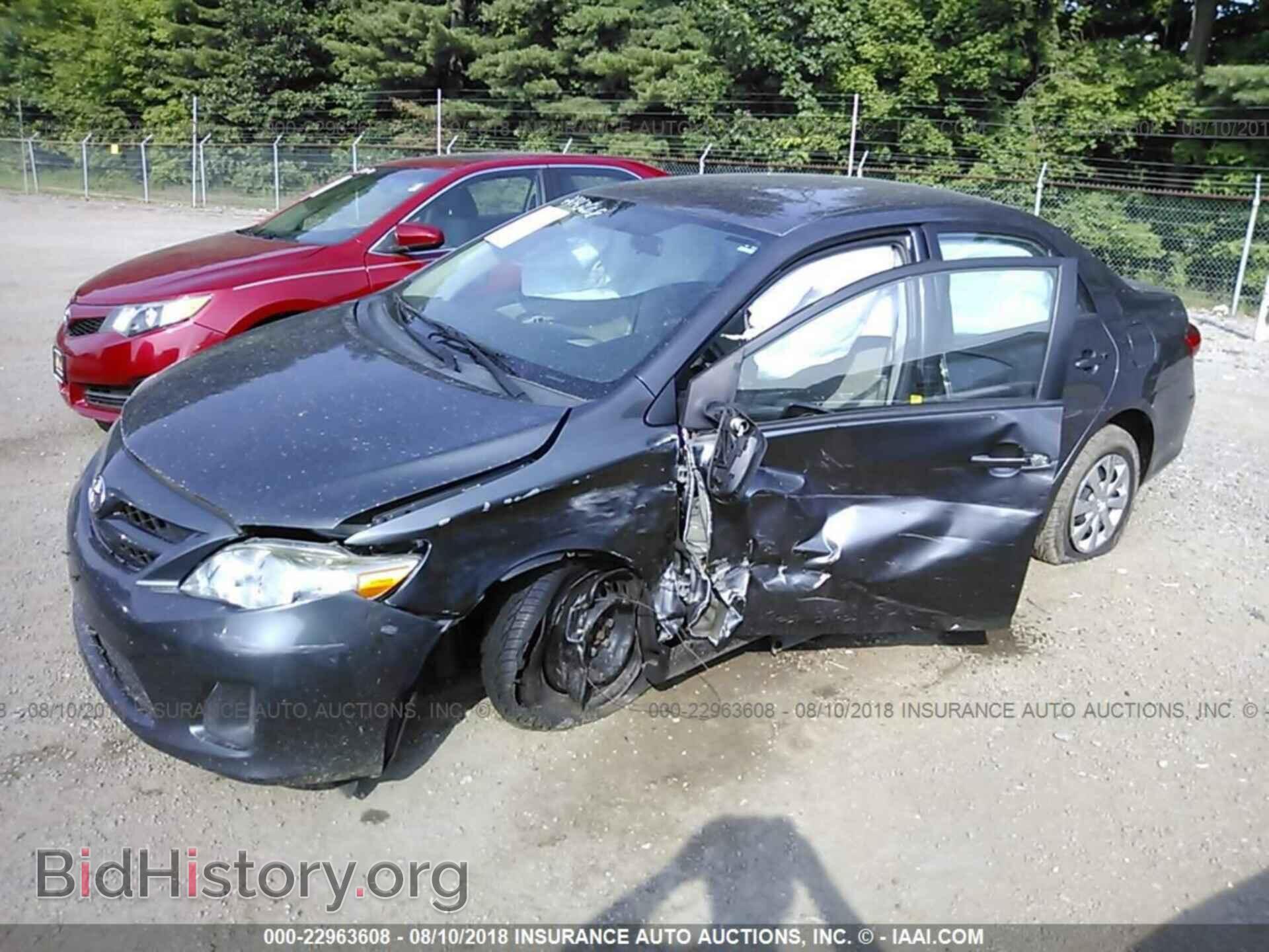 2011 Toyota Corolla - VIN: 2T1BU4EE4BC561027 - Фото 2