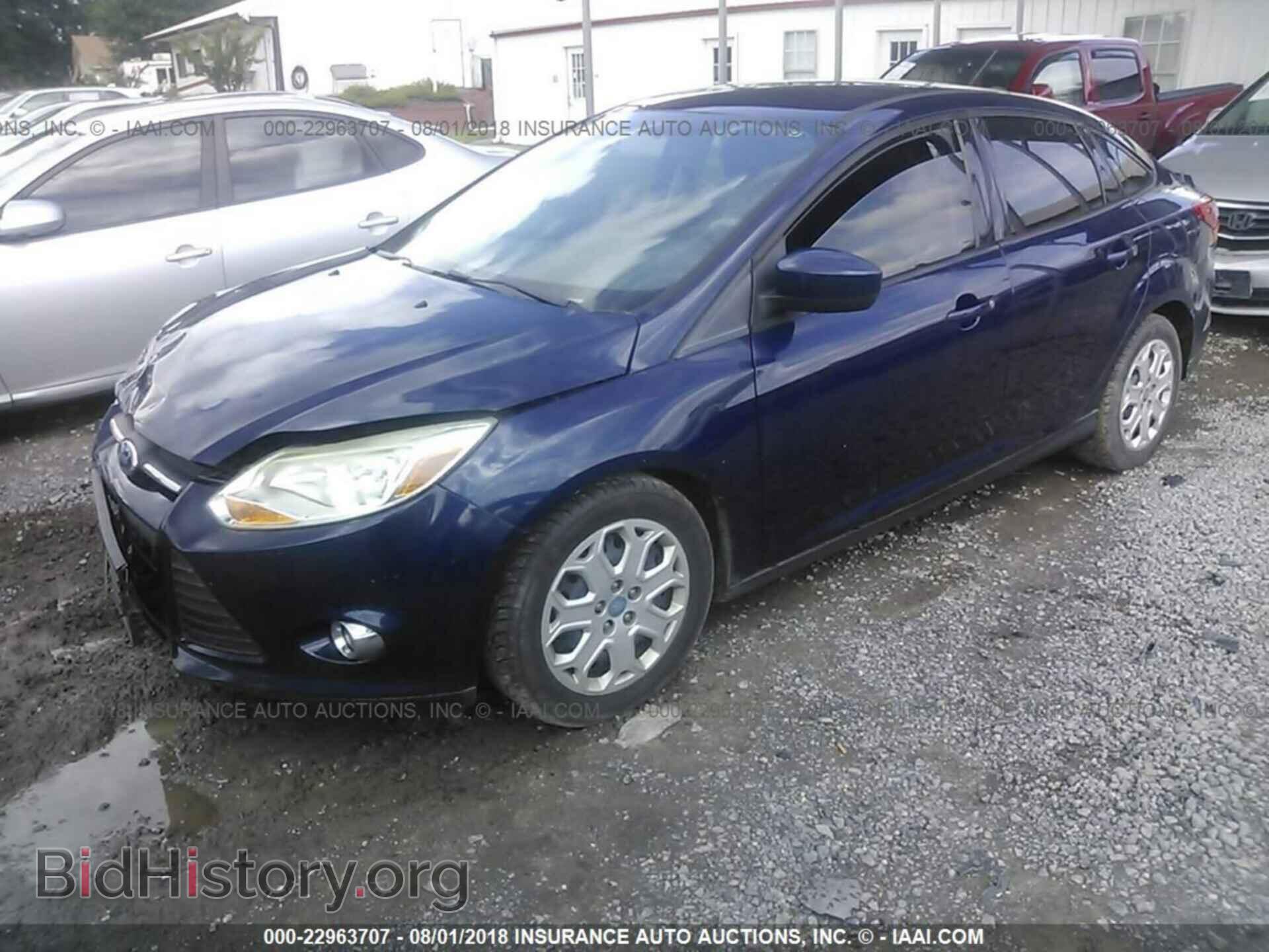 2012 Ford Focus - VIN: 1FAHP3F24CL163638 - Фото 2