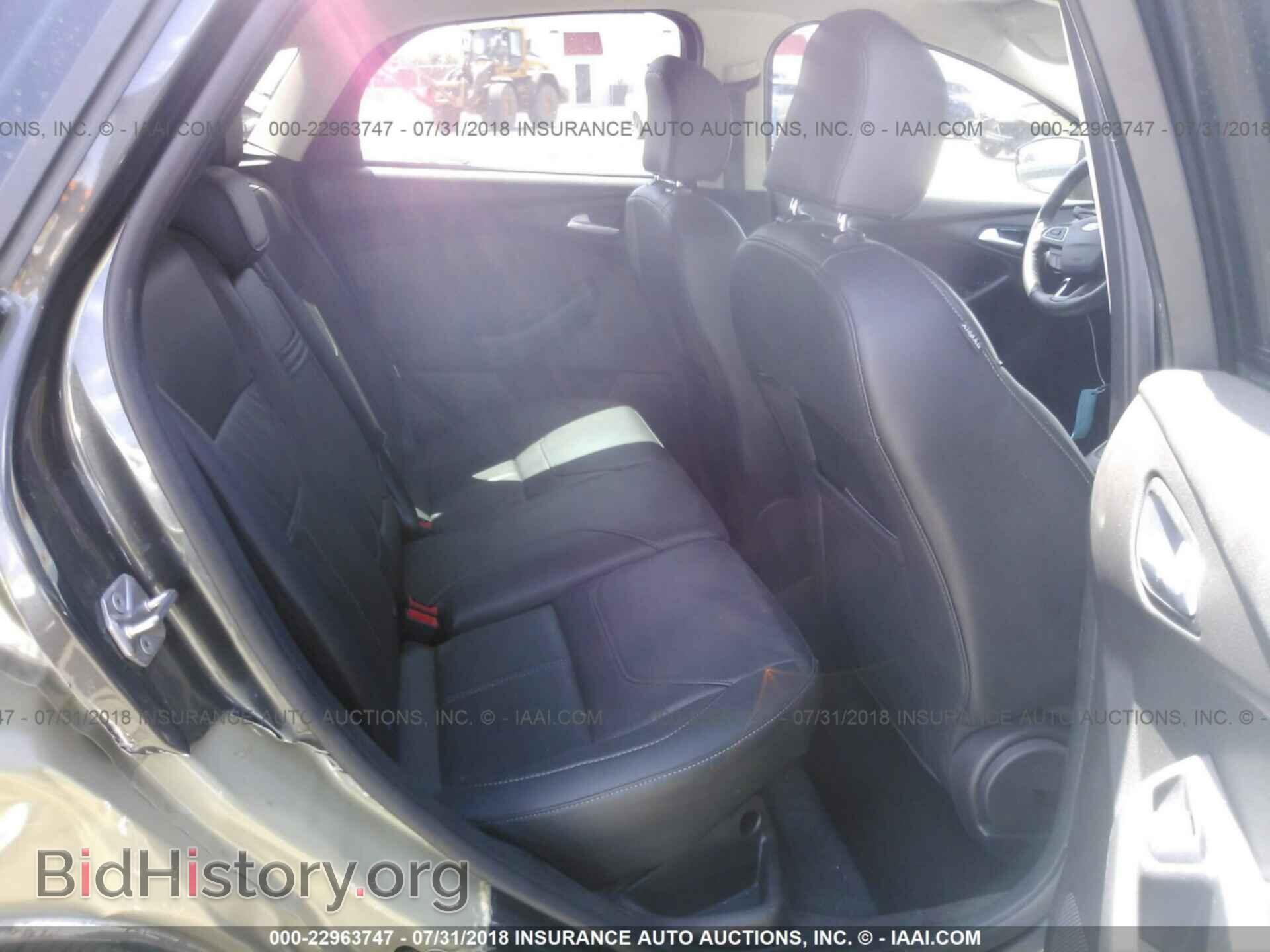 2016 Ford Focus - VIN: 1FADP3K2XGL324567 - Photo 8