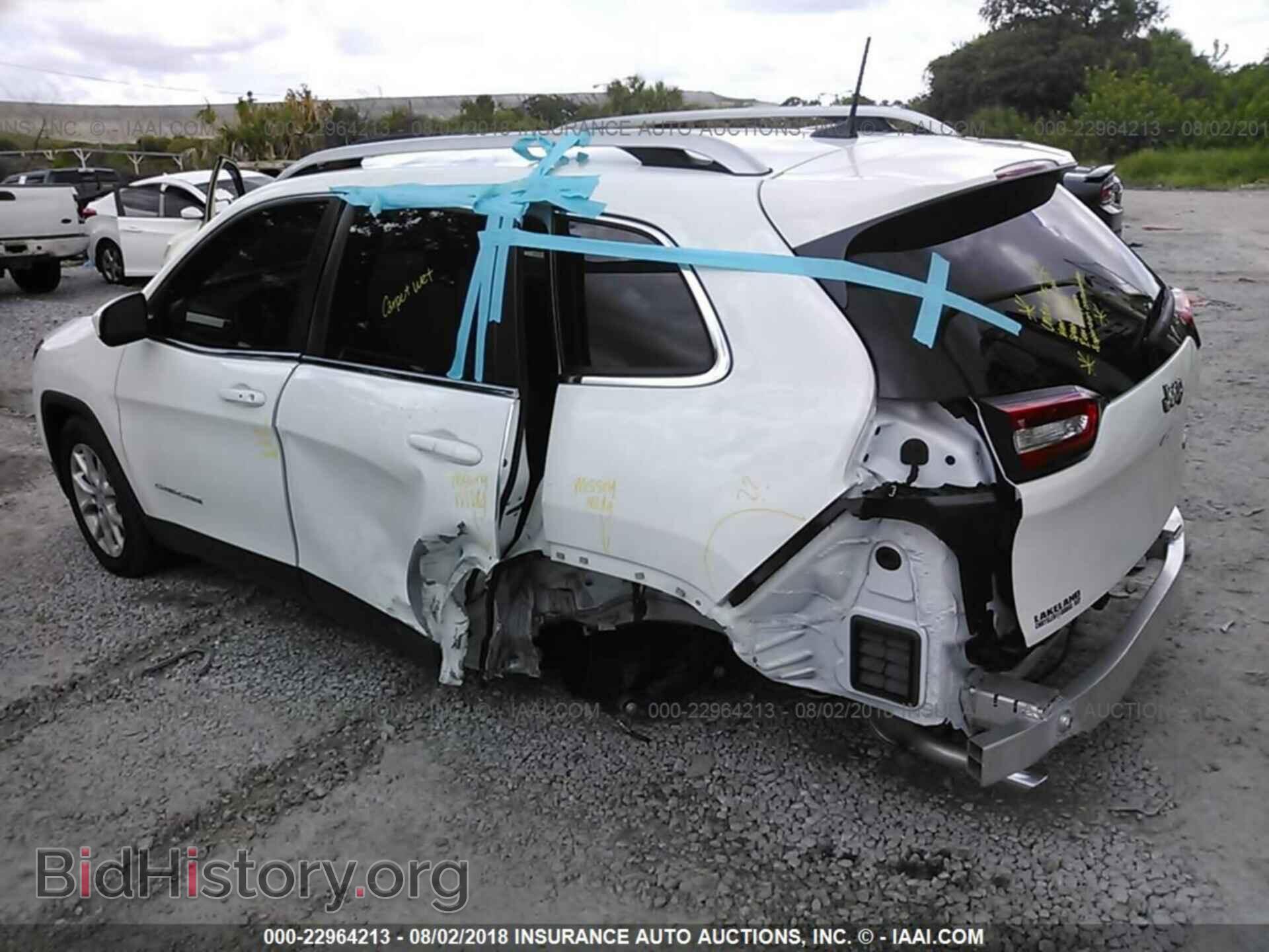 2018 Jeep Cherokee - VIN: 1C4PJLLB6JD511765 - Фото 3