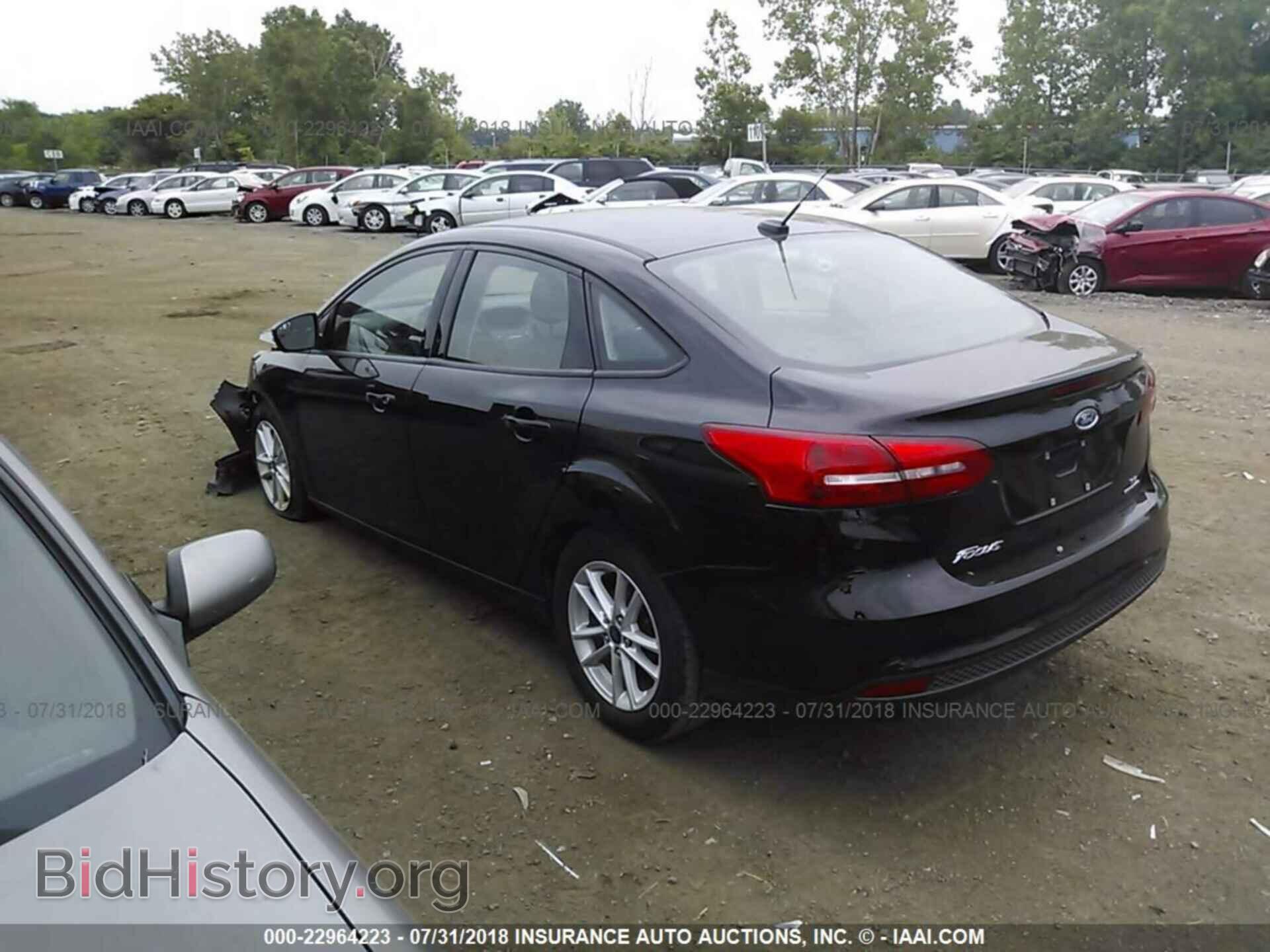 2016 Ford Focus - VIN: 1FADP3F26GL403566 - Фото 3