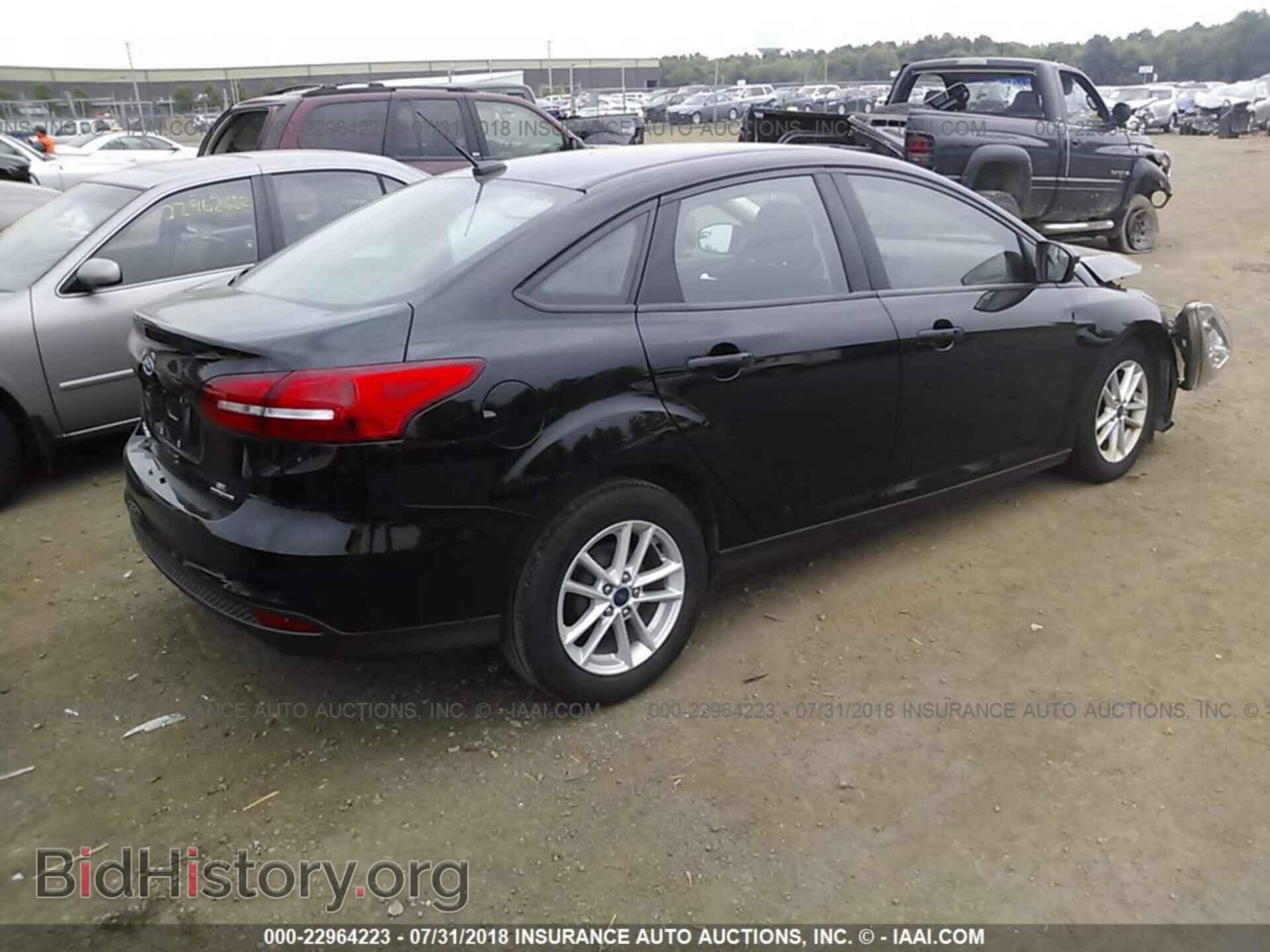 2016 Ford Focus - VIN: 1FADP3F26GL403566 - Фото 4