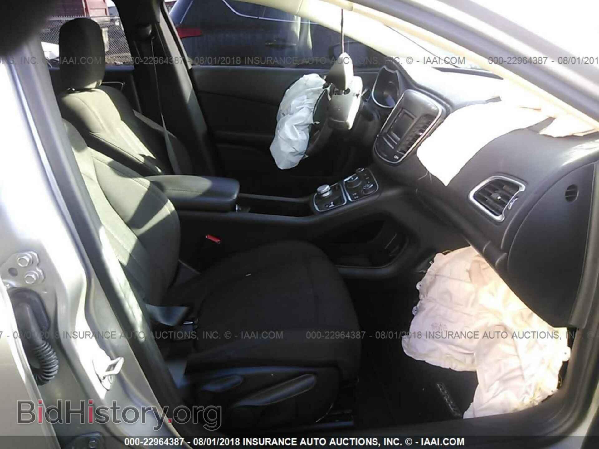 2016 Chrysler 200 - VIN: 1C3CCCAB1GN143904 - Photo 5