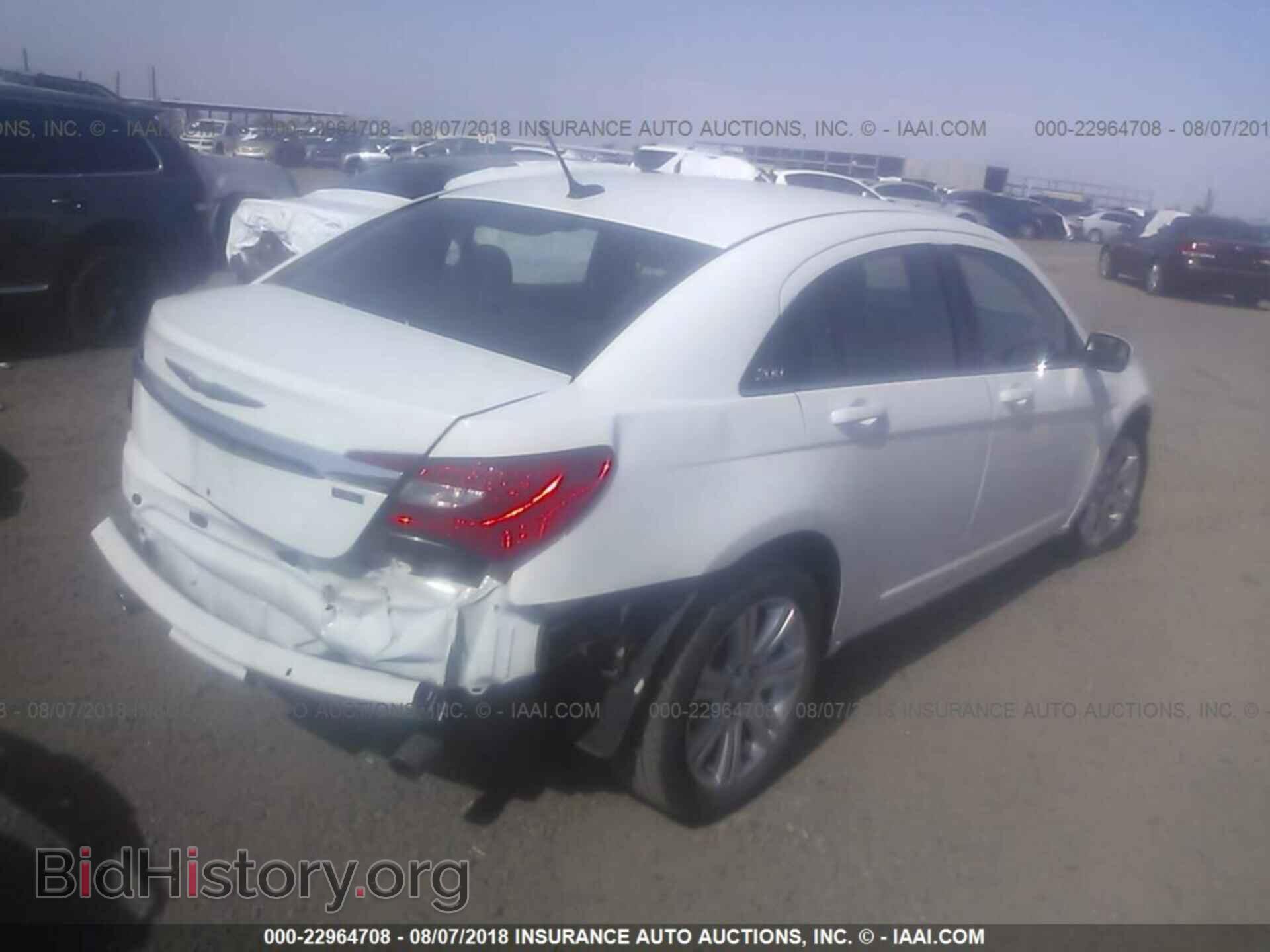2012 Chrysler 200 - VIN: 1C3CCBBG7CN306229 - Photo 4