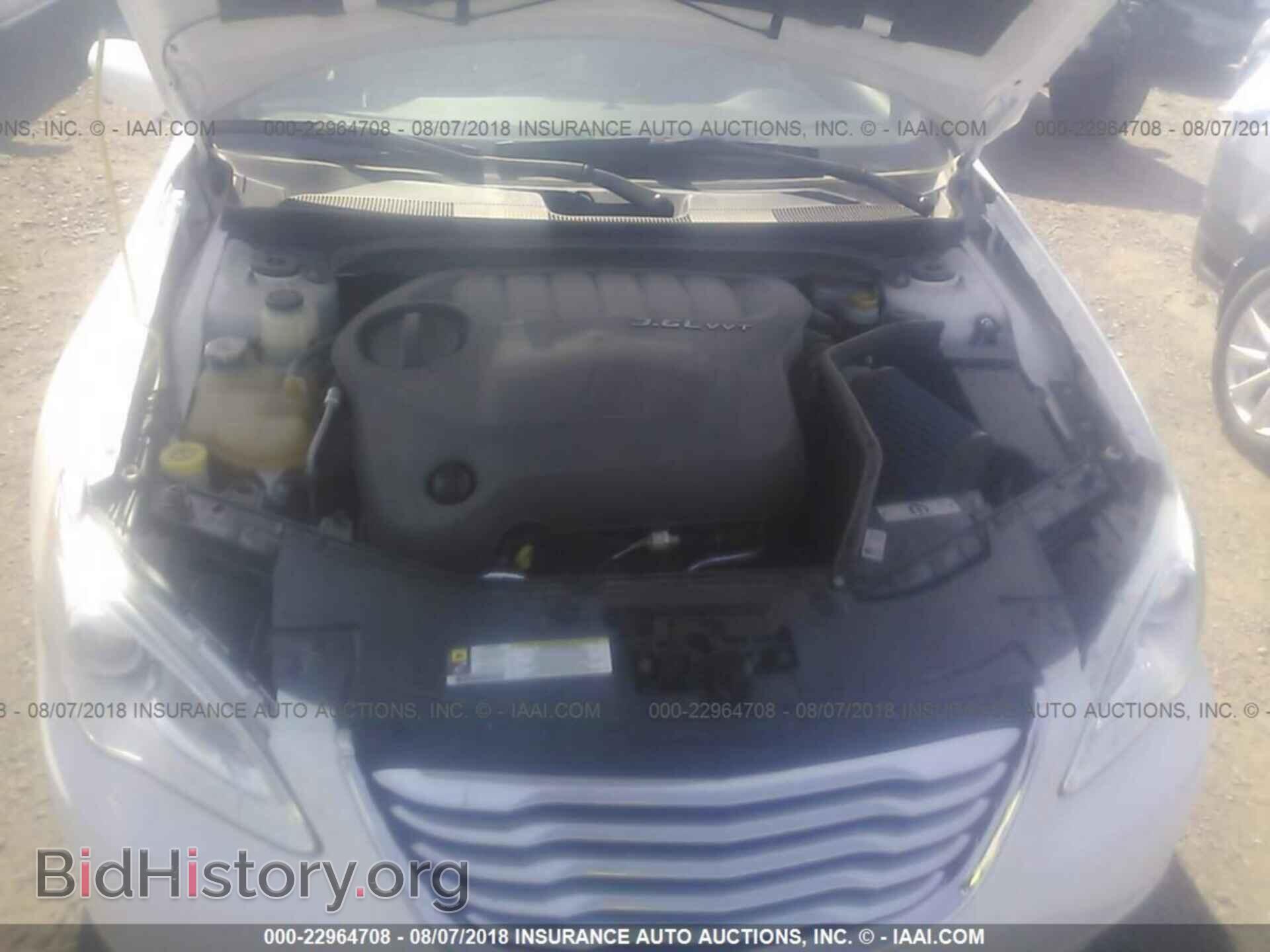 2012 Chrysler 200 - VIN: 1C3CCBBG7CN306229 - Photo 10