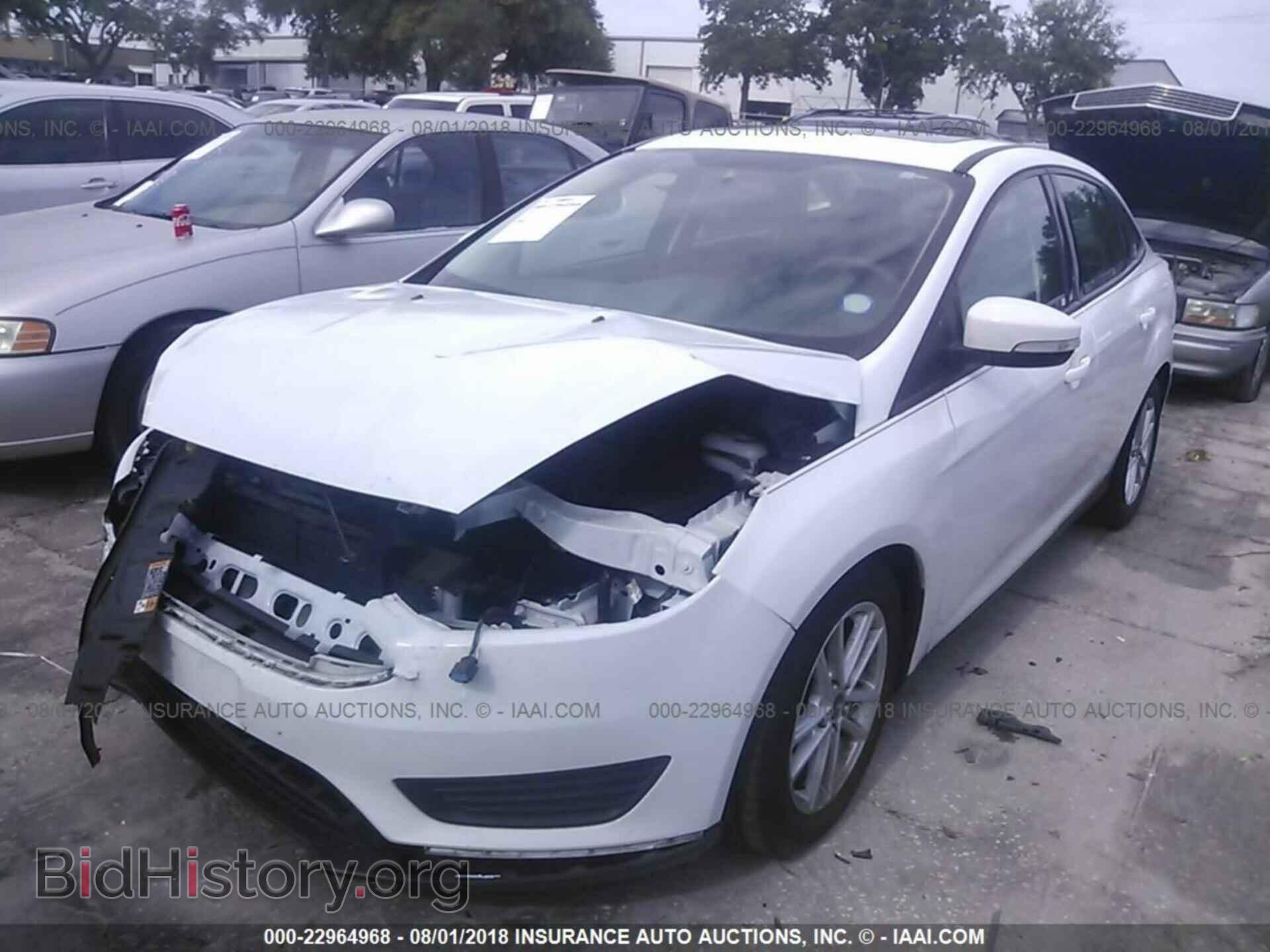 2016 Ford Focus - VIN: 1FADP3F29GL264162 - Photo 2