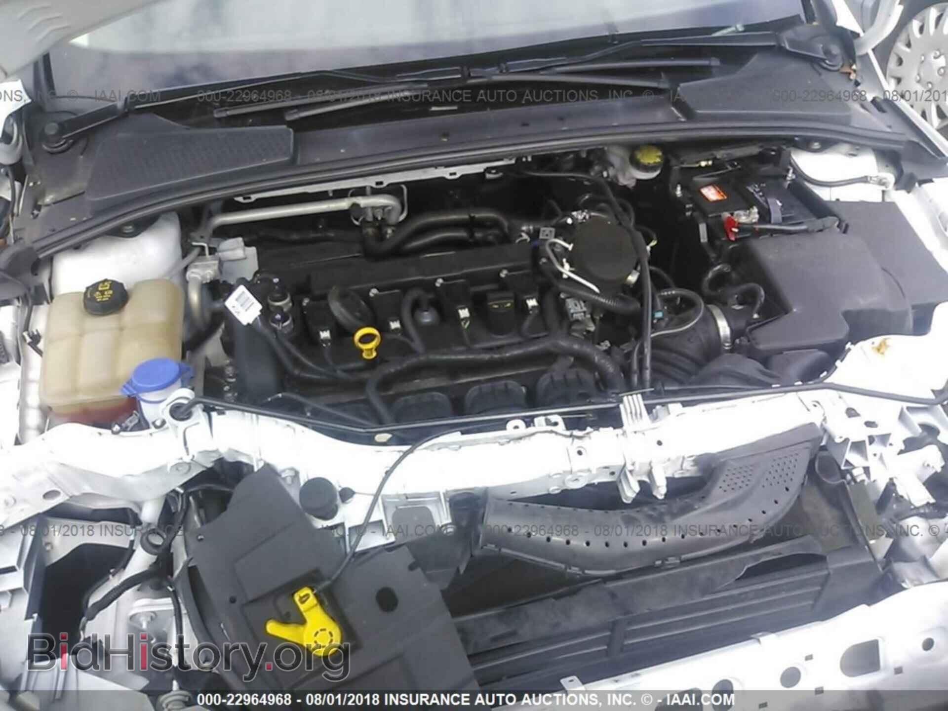 2016 Ford Focus - VIN: 1FADP3F29GL264162 - Photo 10