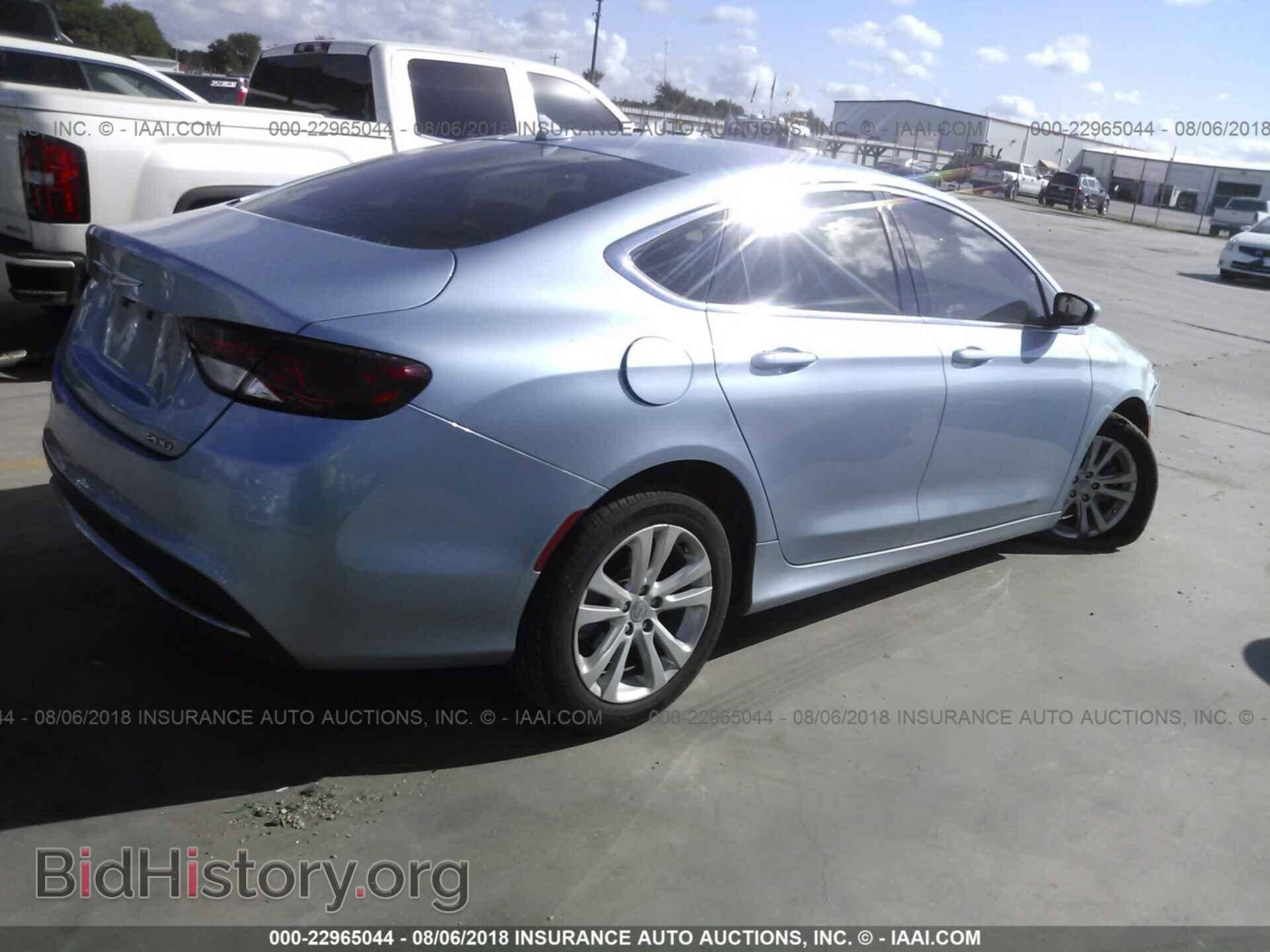 2015 Chrysler 200 - VIN: 1C3CCCAB5FN685442 - Photo 4