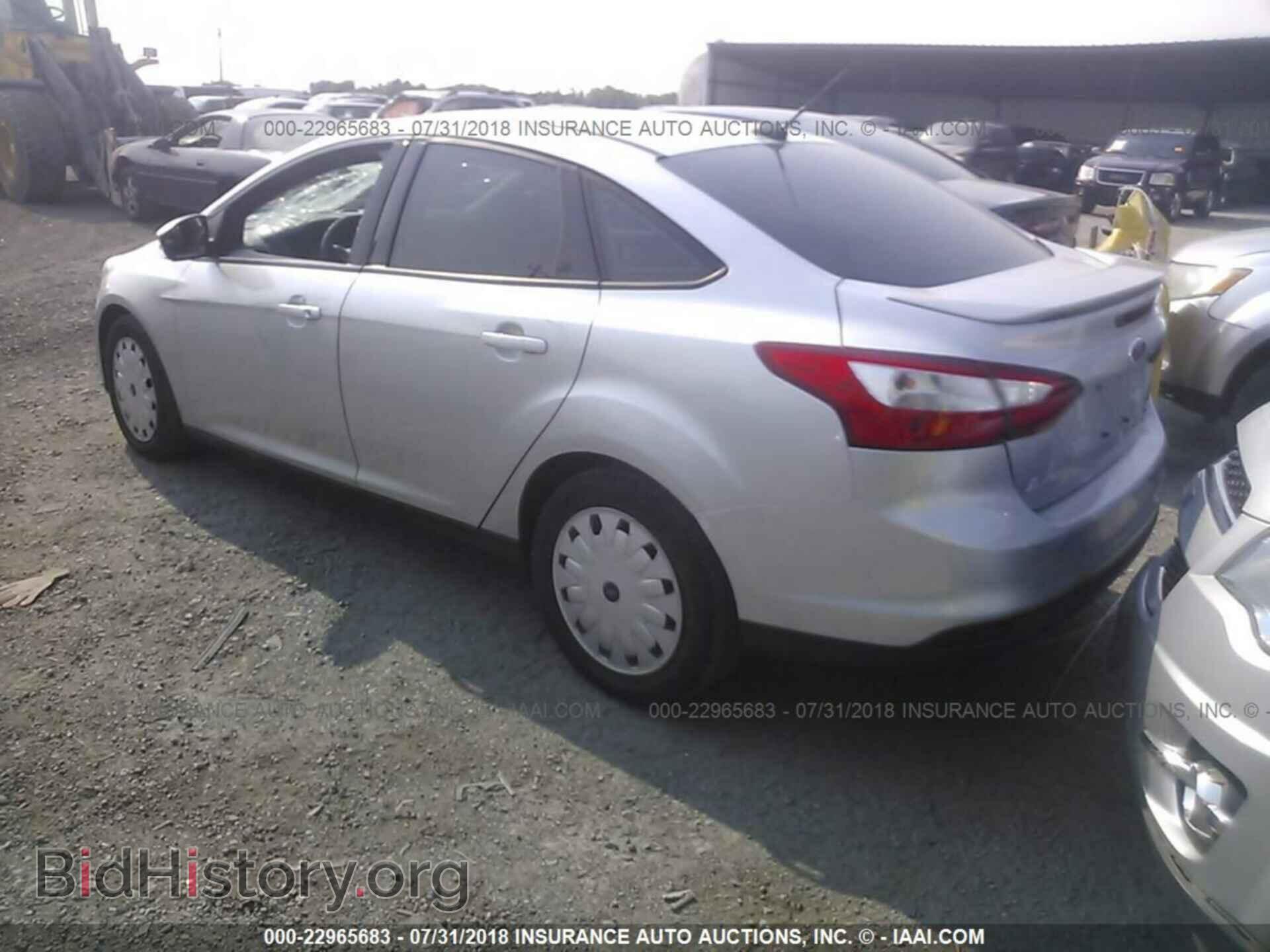 2013 Ford Focus - VIN: 1FADP3F2XDL264246 - Photo 3