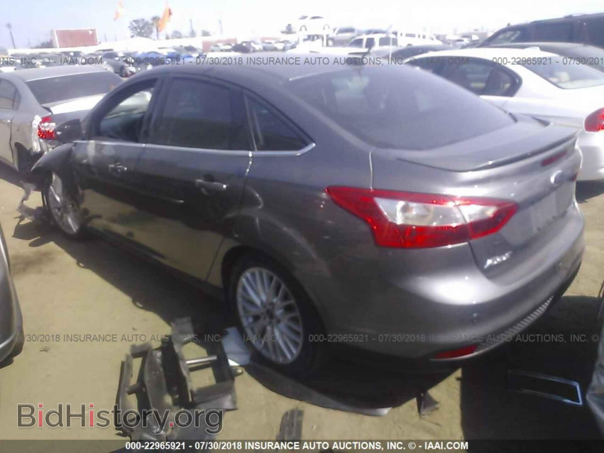 2014 Ford Focus - VIN: 1FADP3J2XEL176547 - Photo 3