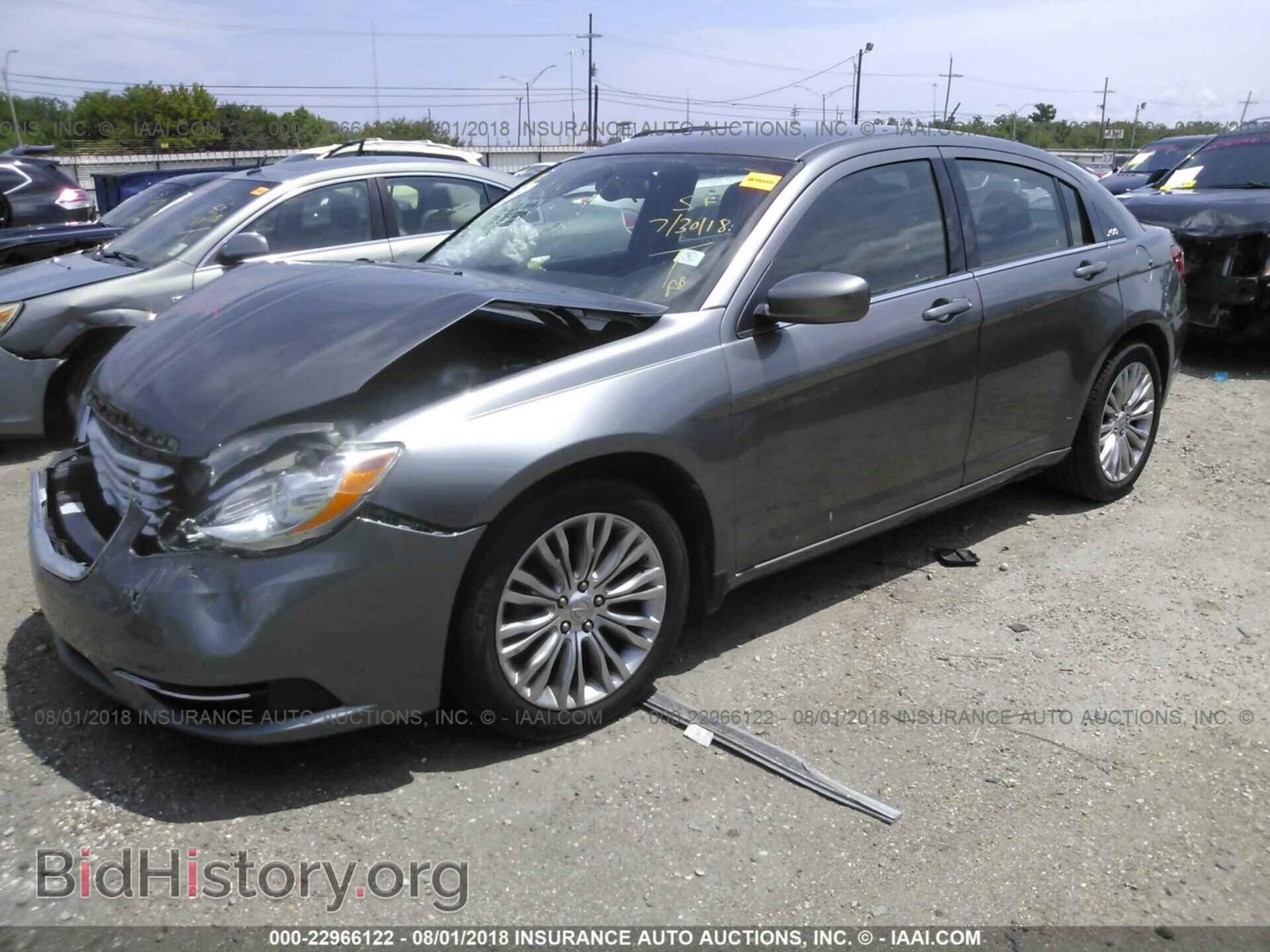 2012 Chrysler 200 - VIN: 1C3CCBAB2CN149828 - Фото 2
