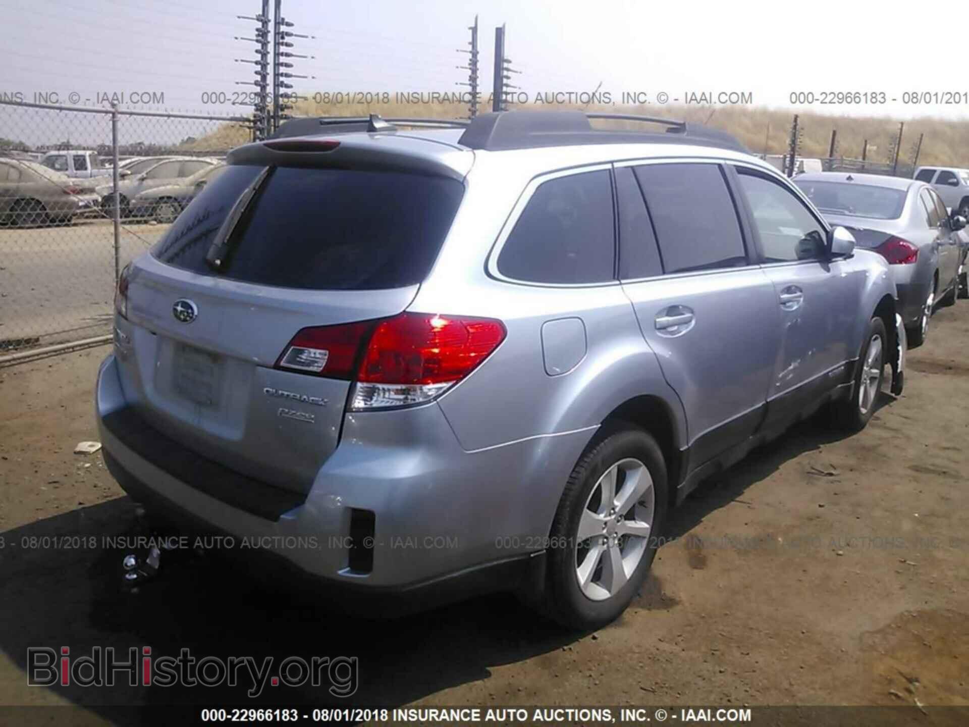 2014 Subaru Outback - VIN: 4S4BRBDCXE3296421 - Фото 4