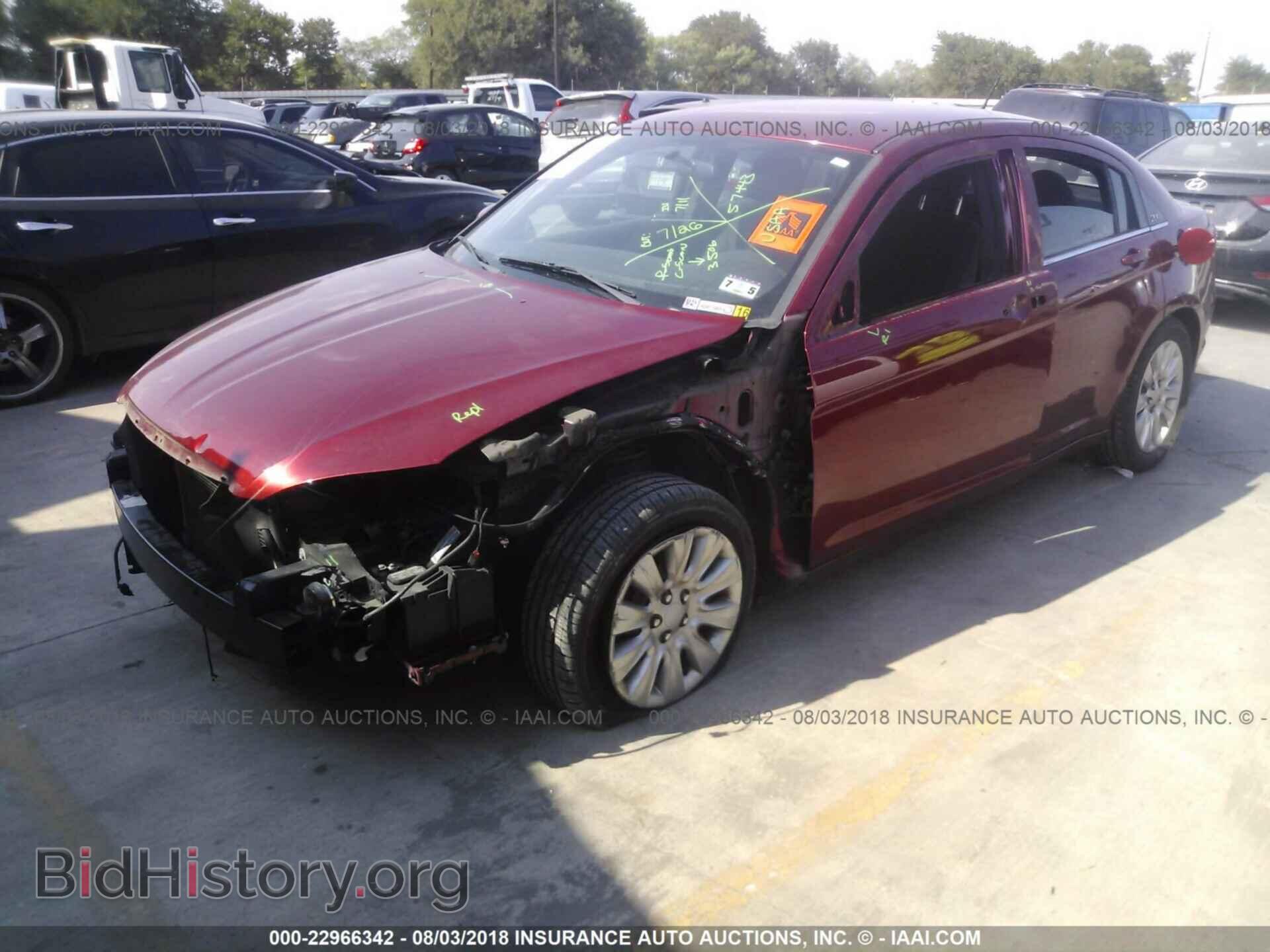 2013 Chrysler 200 - VIN: 1C3CCBAG7DN738791 - Photo 2