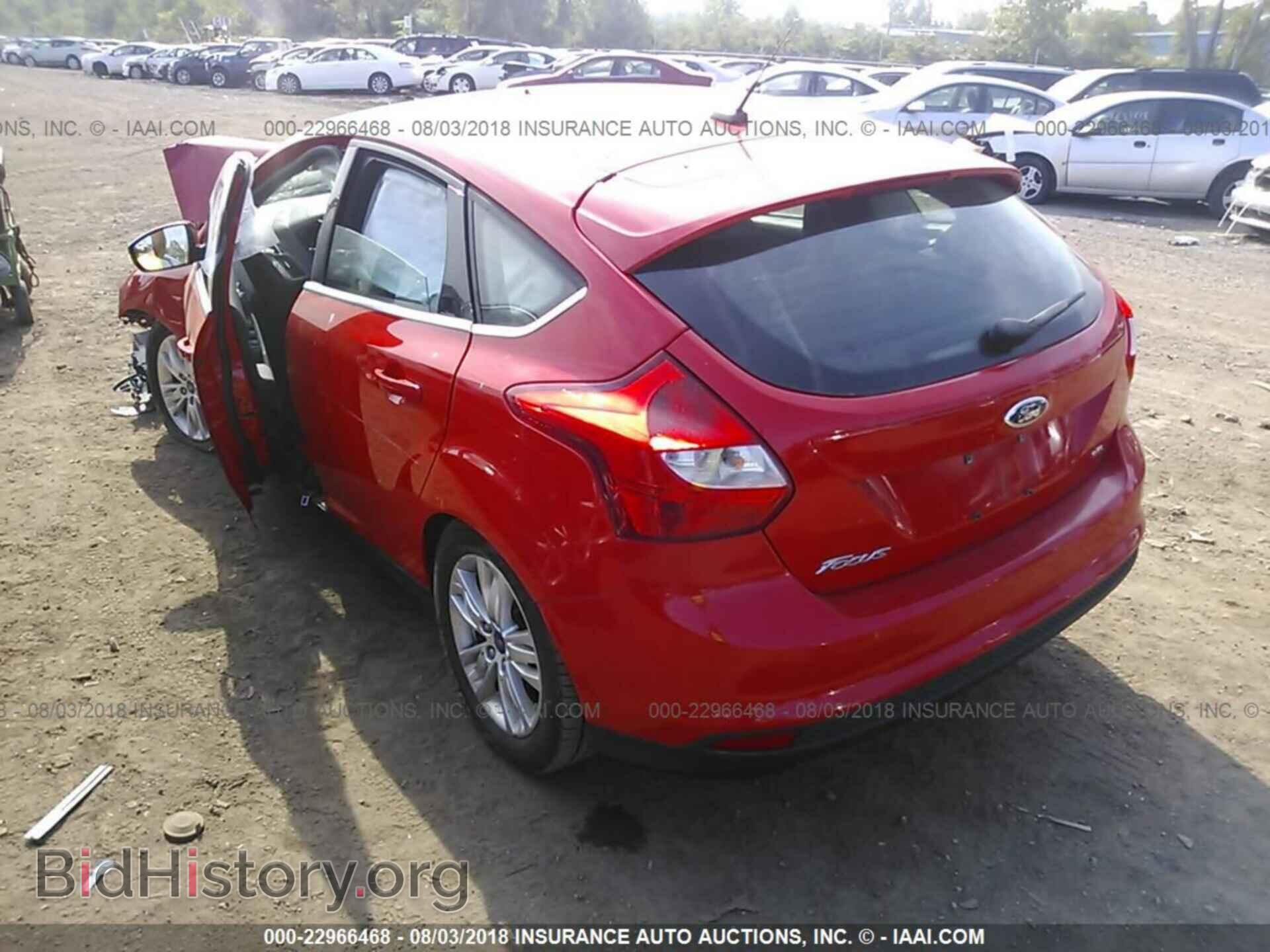 2012 Ford Focus - VIN: 1FAHP3M24CL158040 - Photo 3