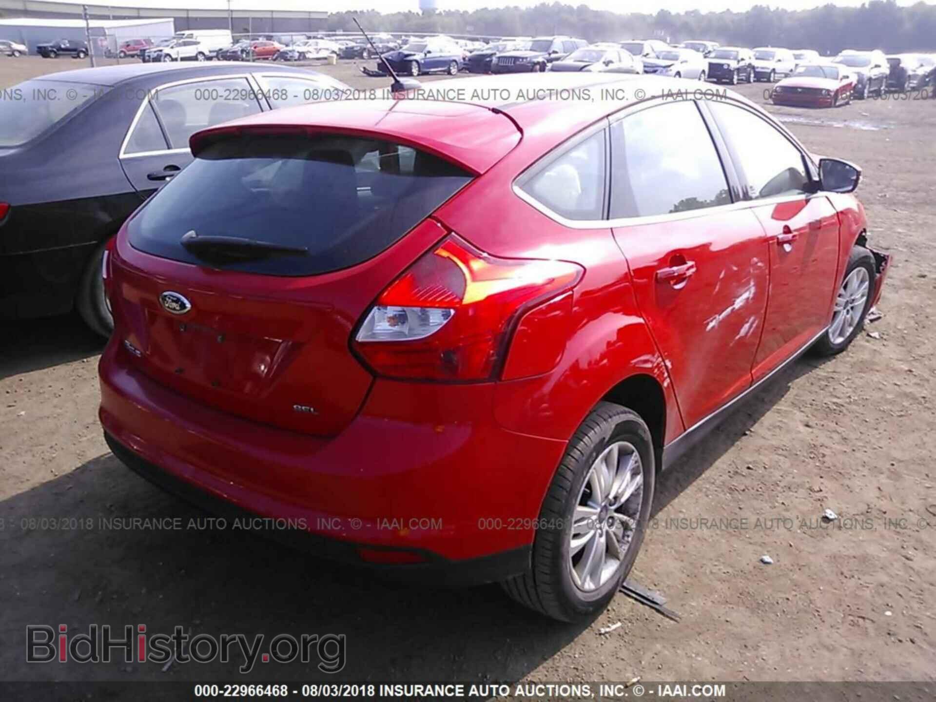 2012 Ford Focus - VIN: 1FAHP3M24CL158040 - Photo 4