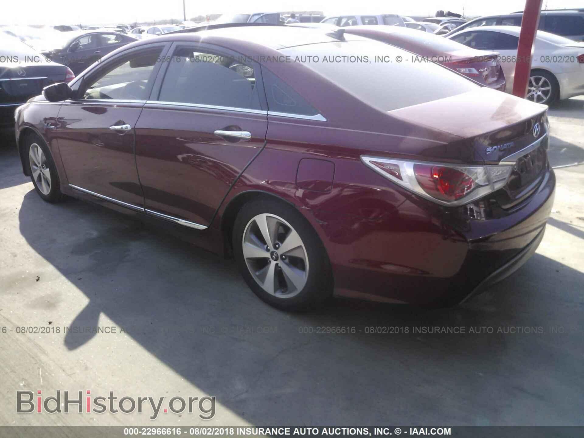 2012 Hyundai Sonata - VIN: KMHEC4A46CA045010 - Photo 3