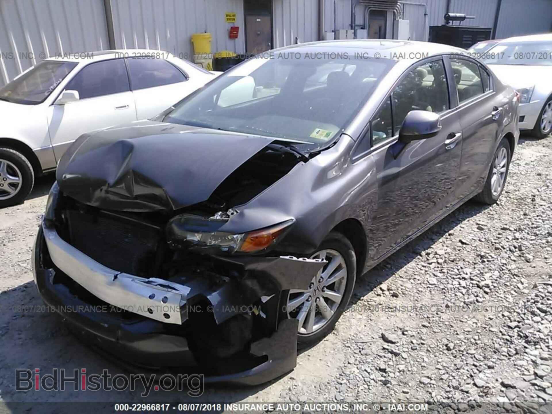 2012 Honda Civic - VIN: 19XFB2F8XCE393160 - Фото 2