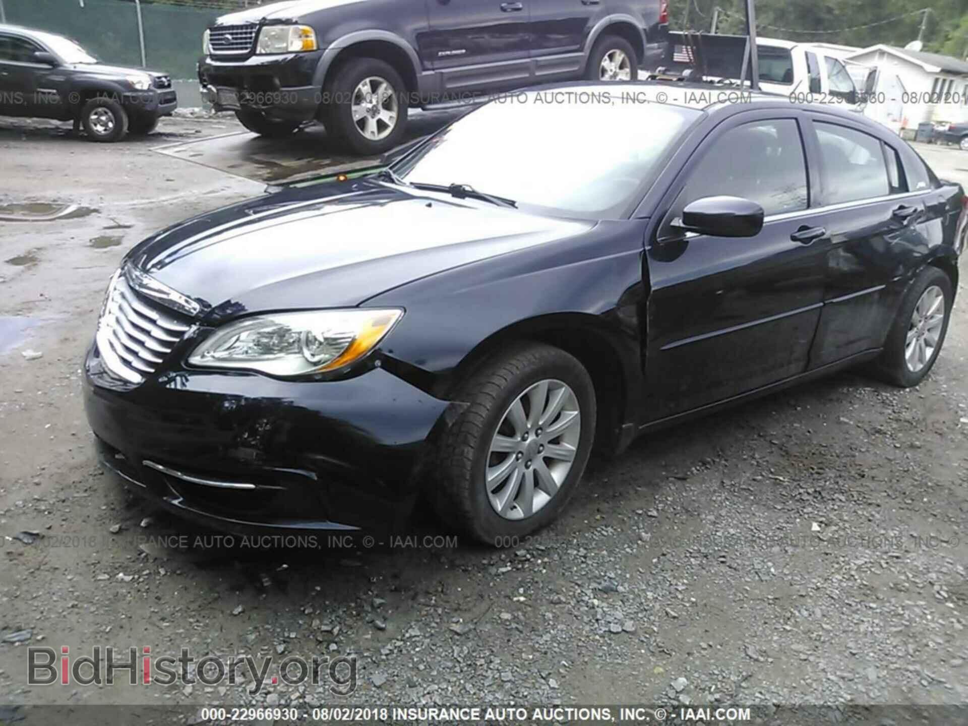 2012 Chrysler 200 - VIN: 1C3CCBBB0CN212620 - Фото 2