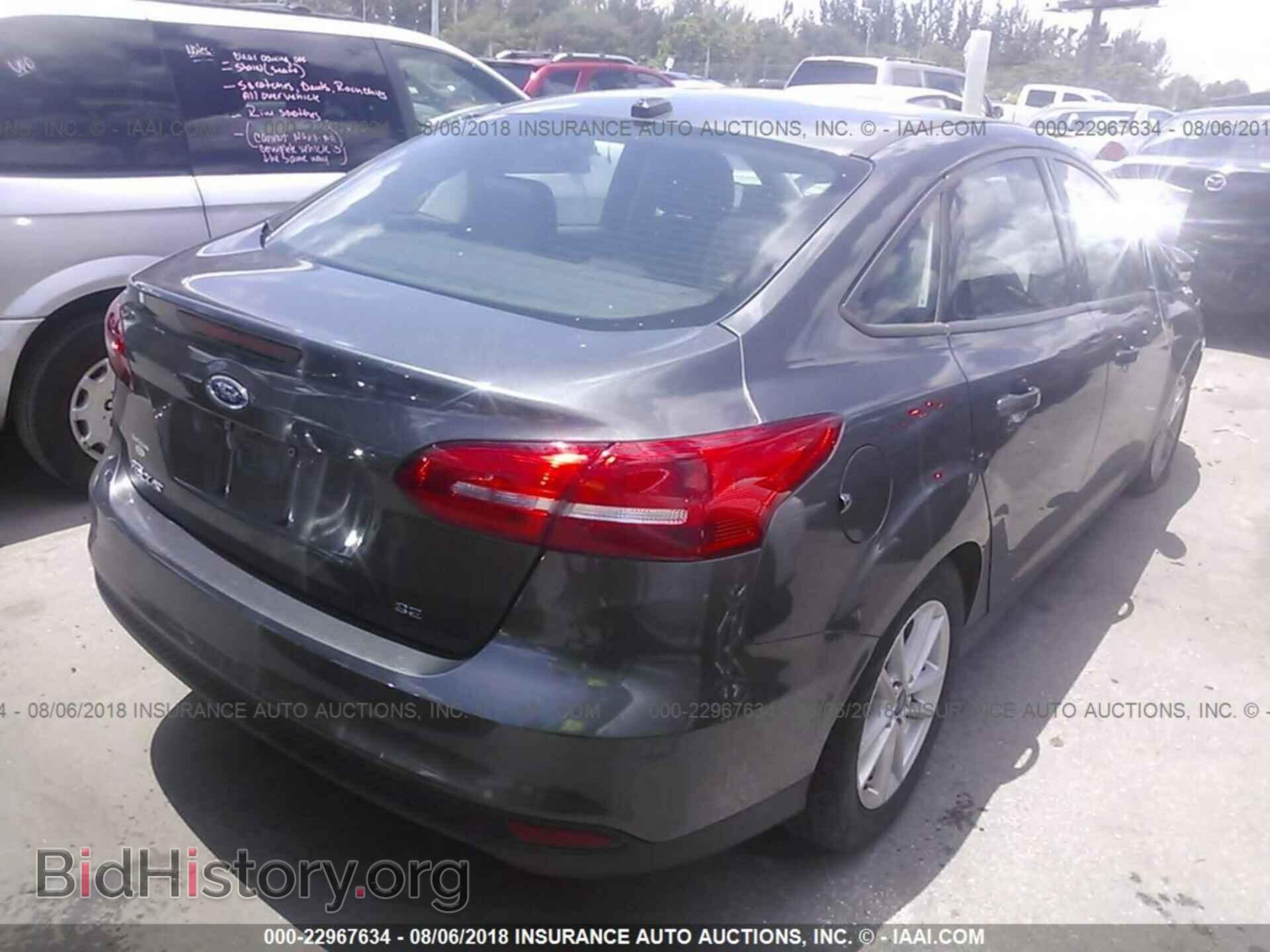 2017 Ford Focus - VIN: 1FADP3F21HL241850 - Photo 4