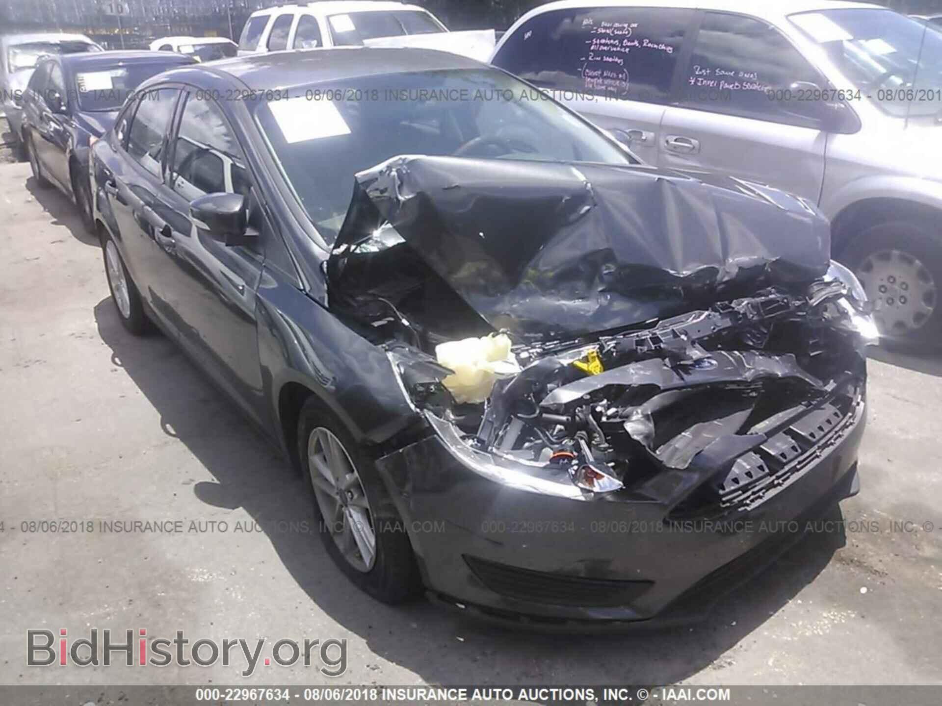2017 Ford Focus - VIN: 1FADP3F21HL241850 - Photo 6