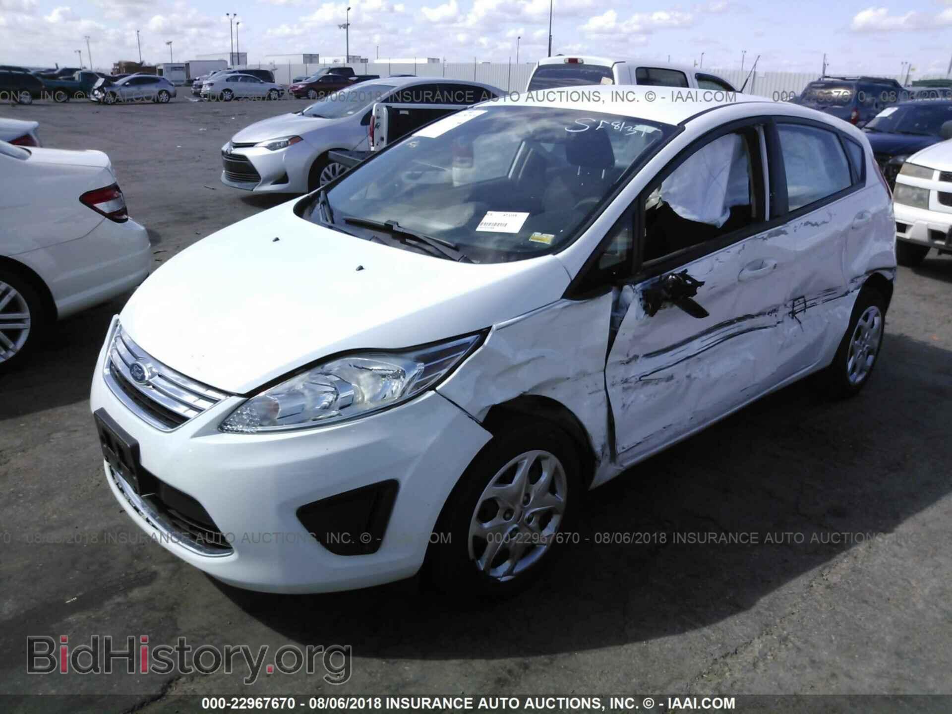 2011 Ford Fiesta - VIN: 3FADP4EJ8BM193641 - Фото 2