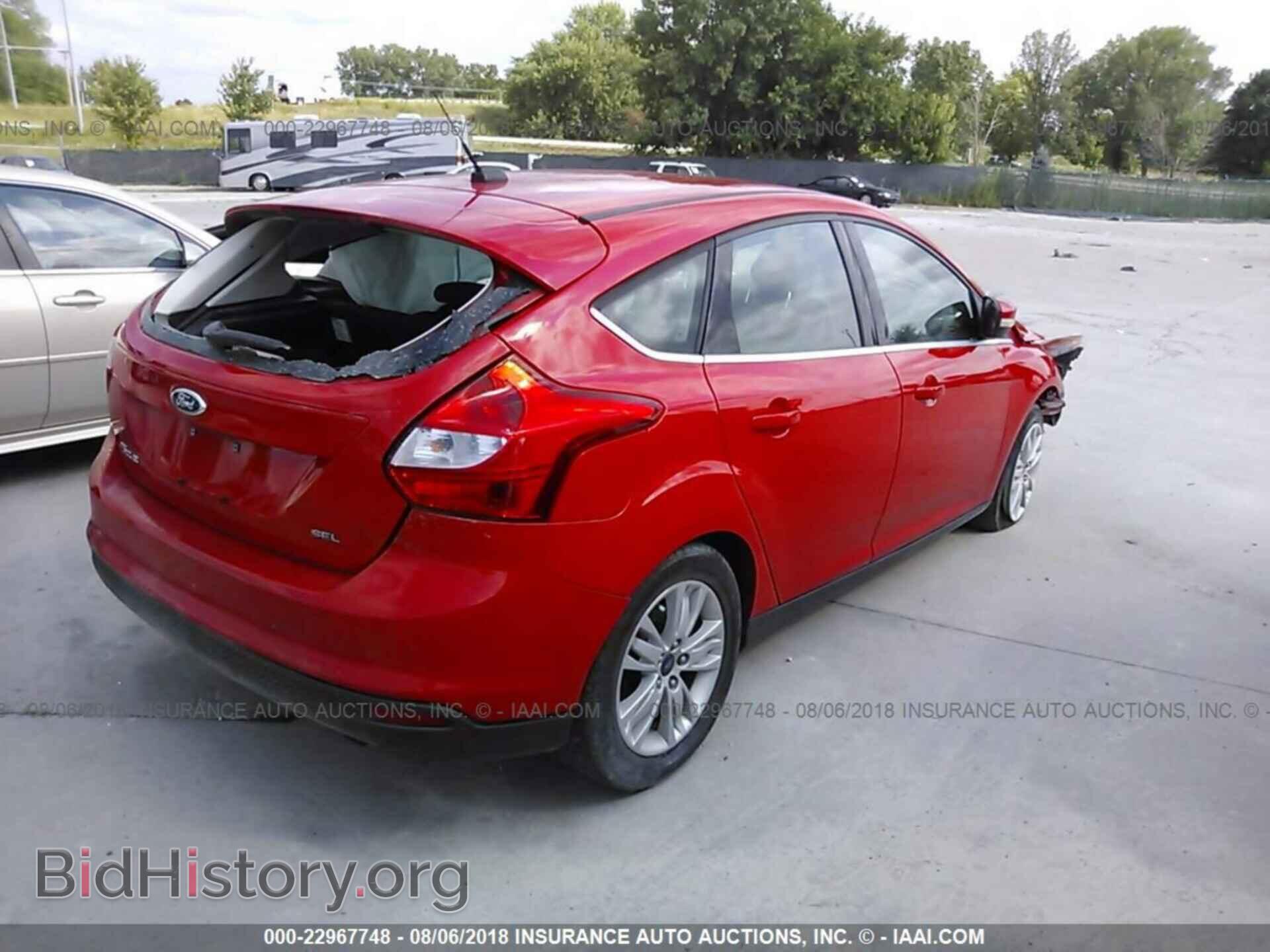 2012 Ford Focus - VIN: 1FAHP3M20CL317071 - Photo 4