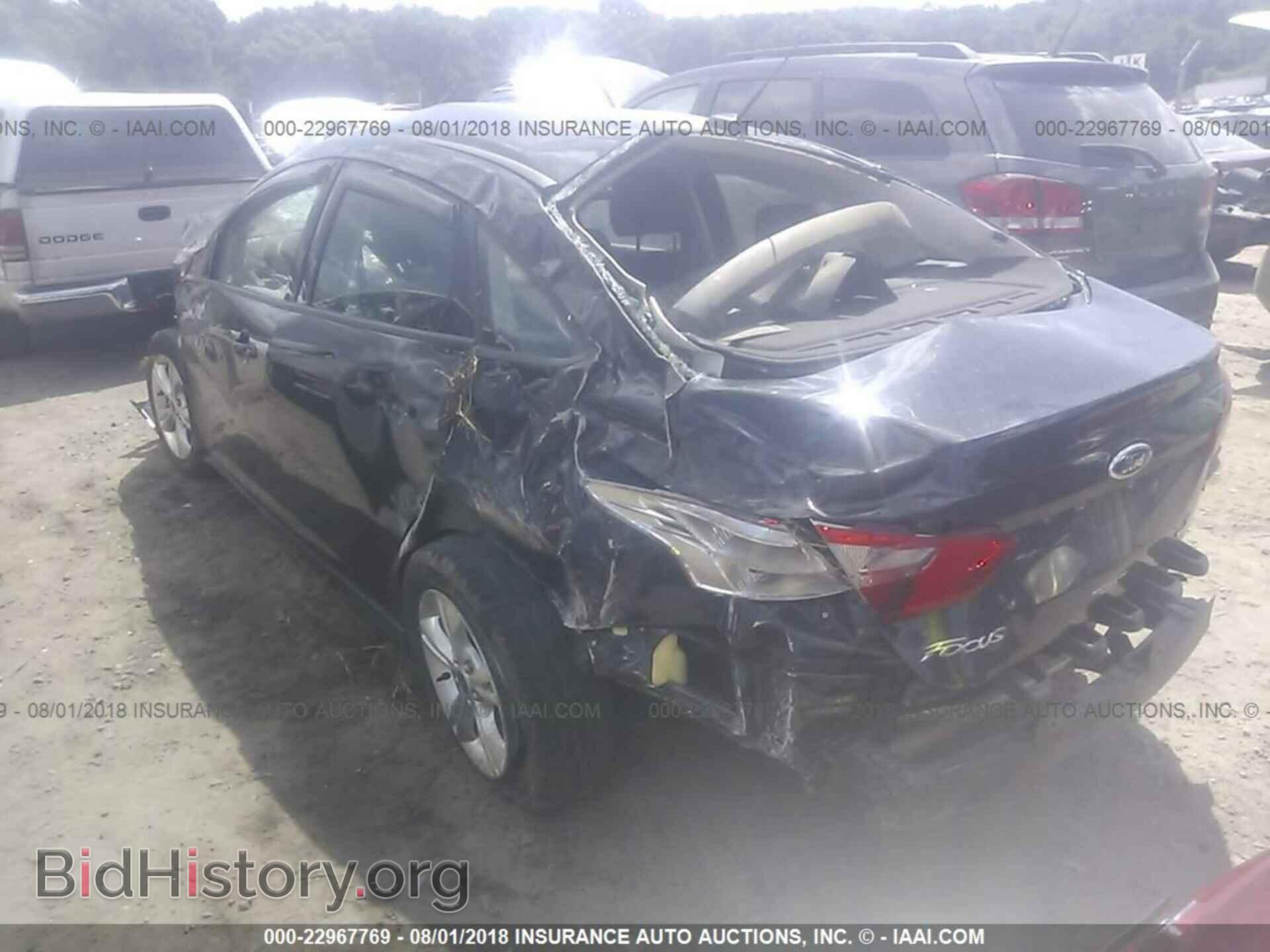 2014 Ford Focus - VIN: 1FADP3F24EL205355 - Photo 3
