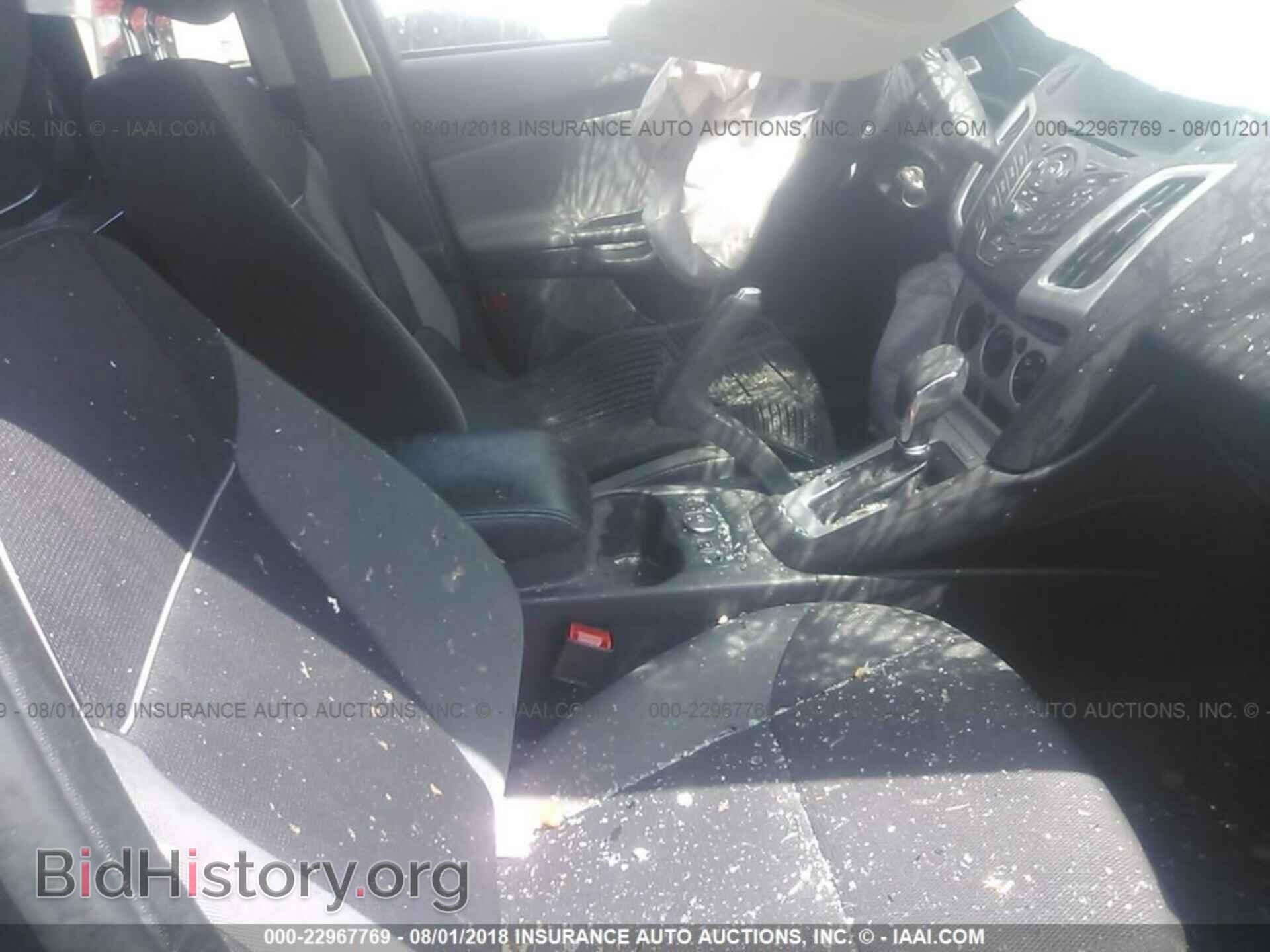 2014 Ford Focus - VIN: 1FADP3F24EL205355 - Photo 5