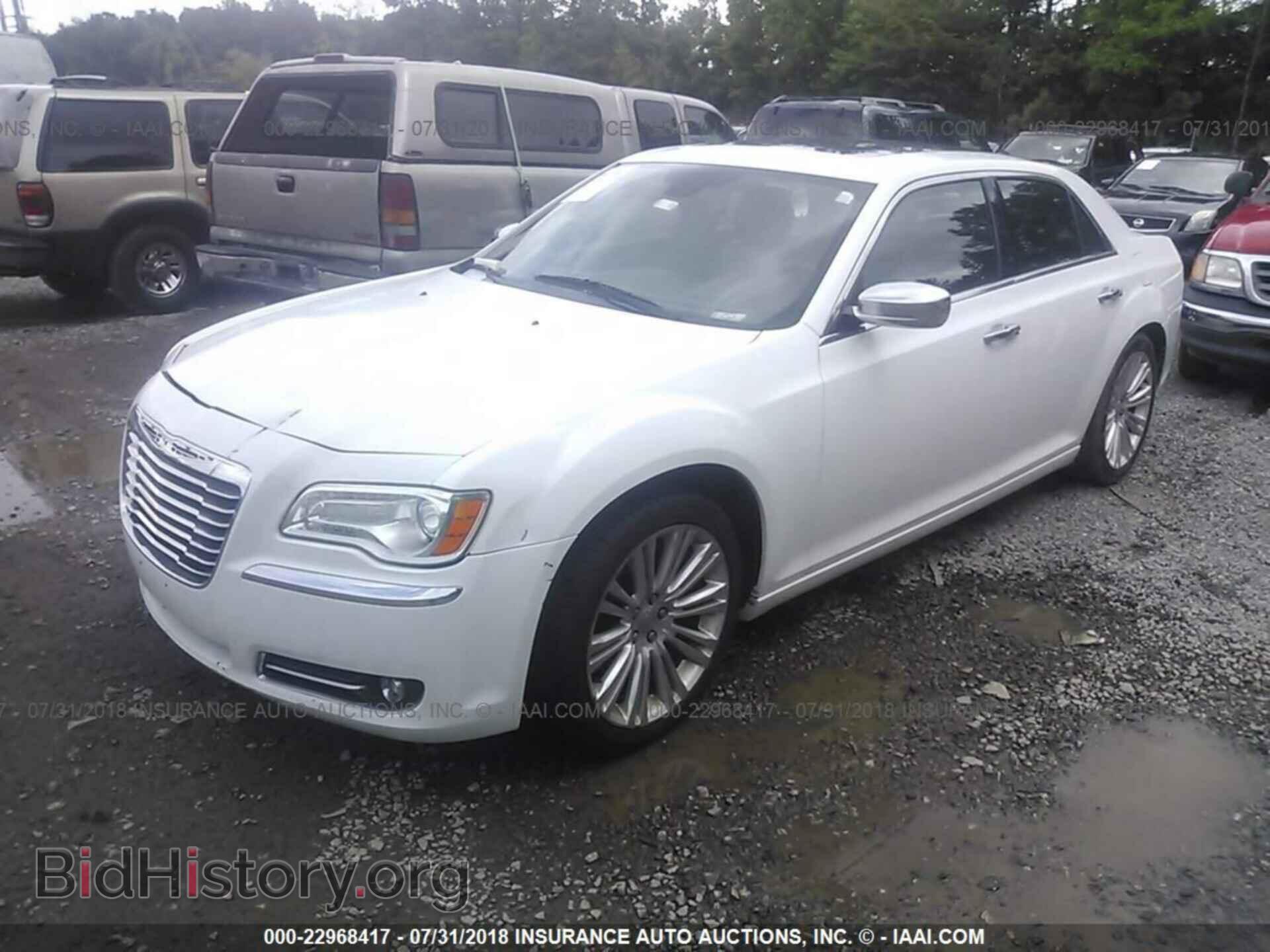 2011 Chrysler 300c - VIN: 2C3CA6CT0BH537439 - Фото 2