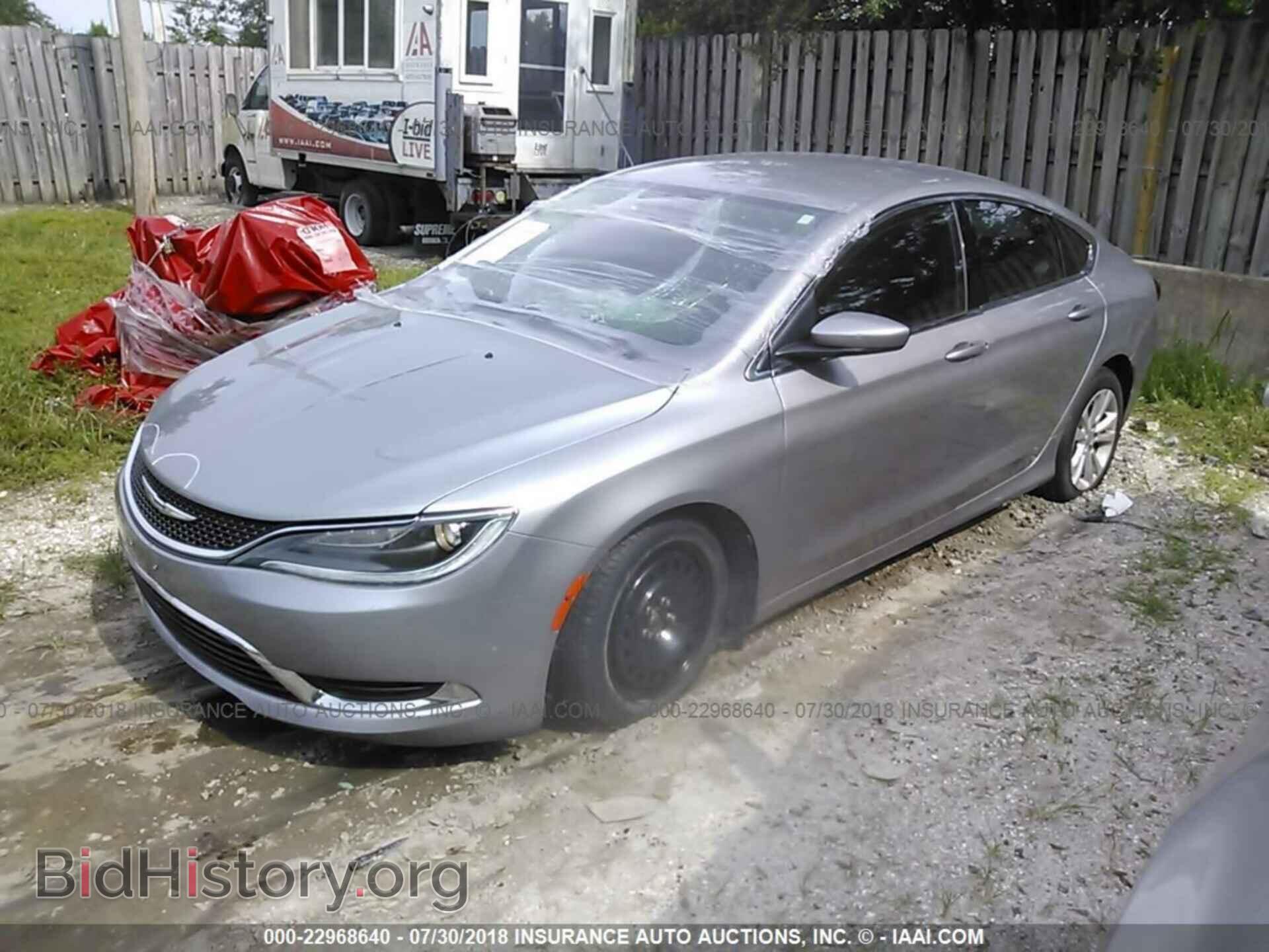 2015 Chrysler 200 - VIN: 1C3CCCAB3FN596386 - Photo 2