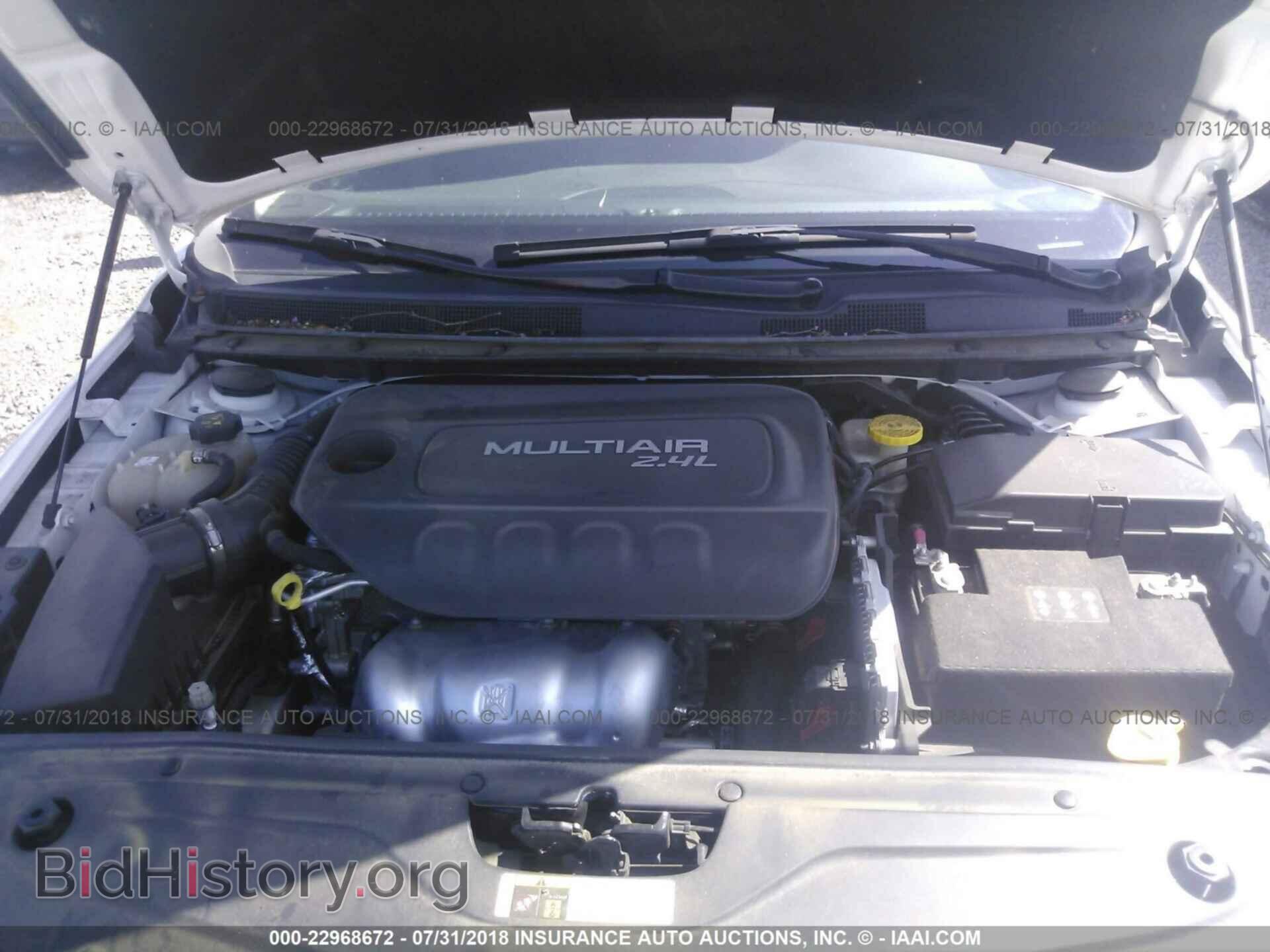 2016 Chrysler 200 - VIN: 1C3CCCAB7GN141879 - Photo 10