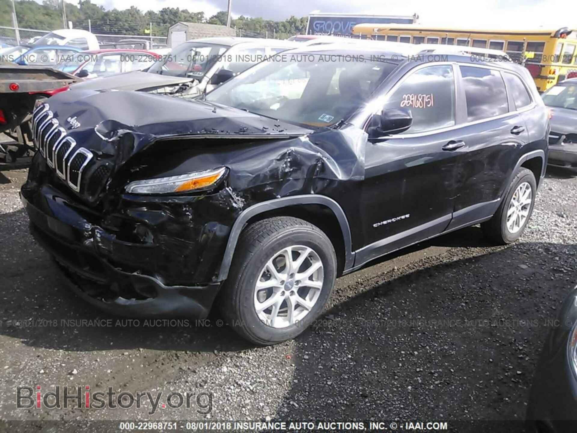 2014 Jeep Cherokee - VIN: 1C4PJMCS2EW227498 - Photo 2