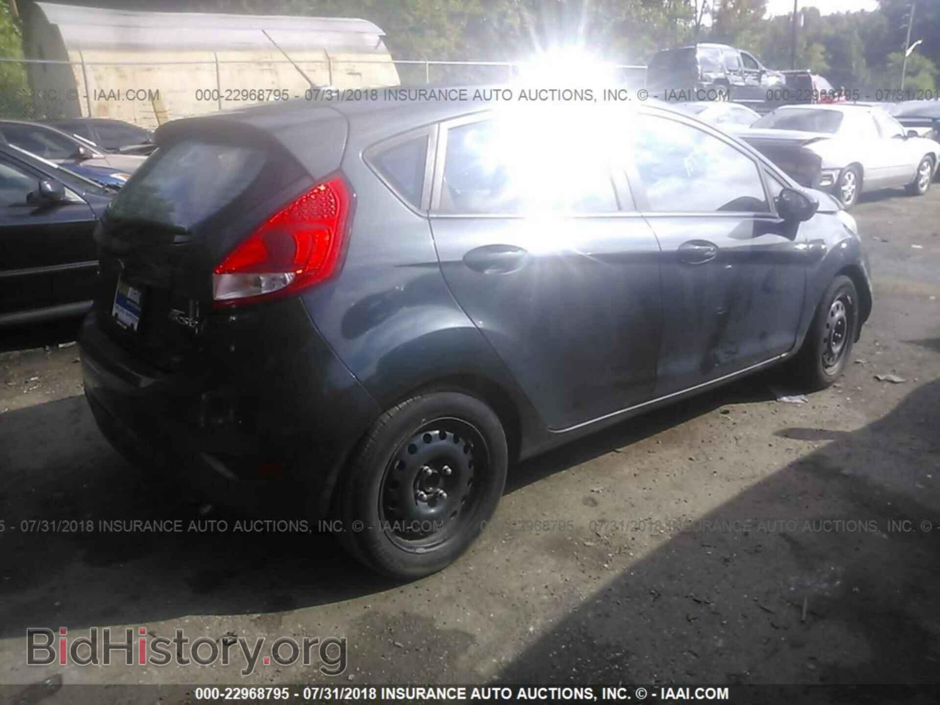 2011 Ford Fiesta - VIN: 3FADP4EJ7BM108529 - Фото 4
