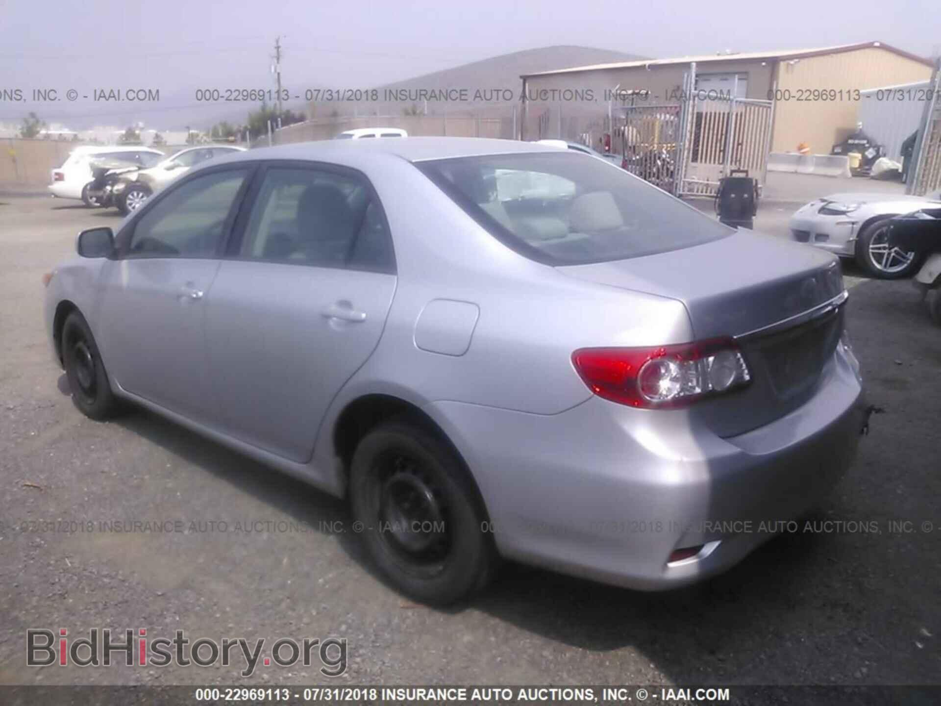 2011 Toyota Corolla - VIN: 2T1BU4EE5BC586129 - Photo 3