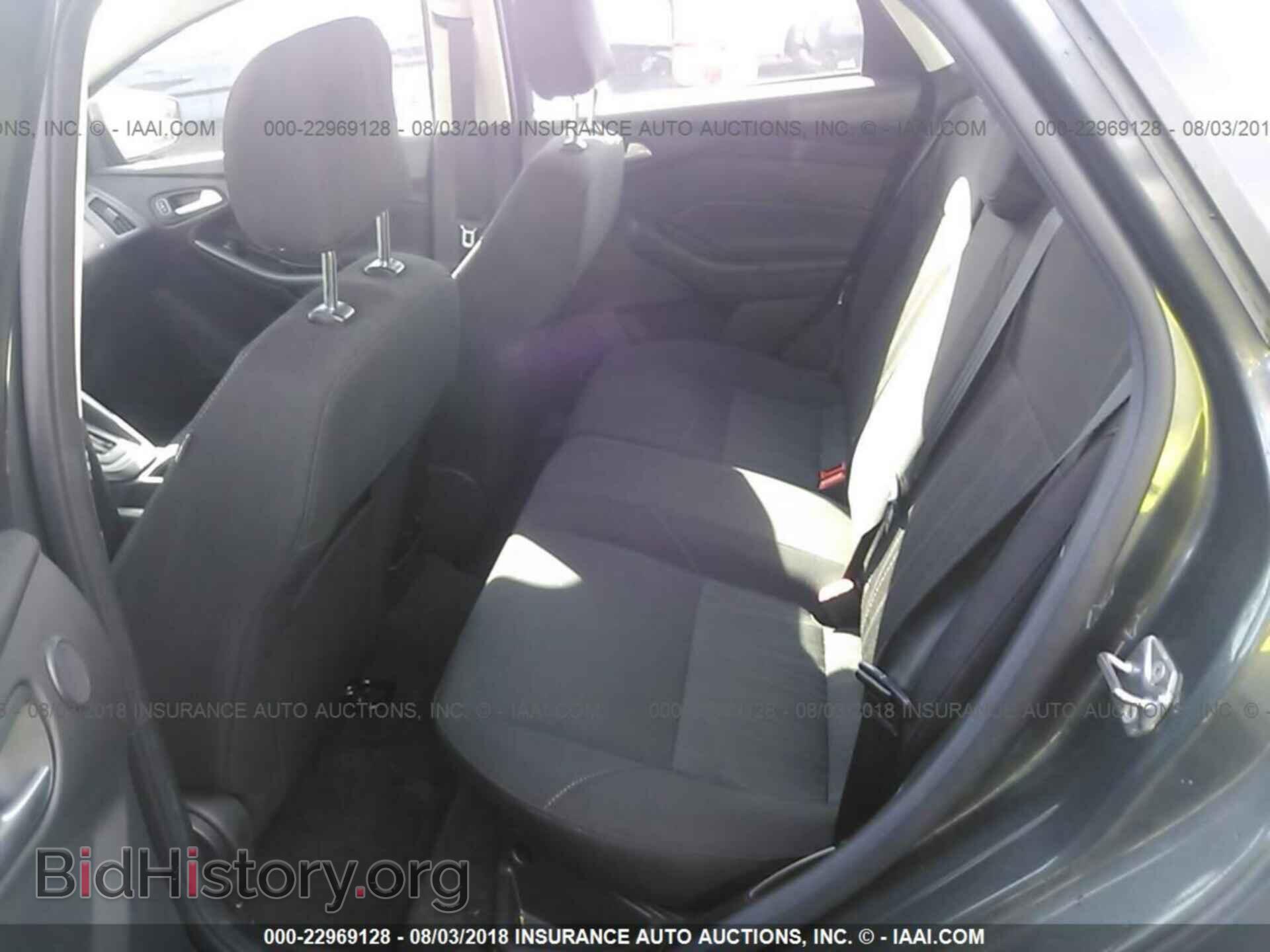 2017 Ford Focus - VIN: 1FADP3M2XHL305547 - Photo 8