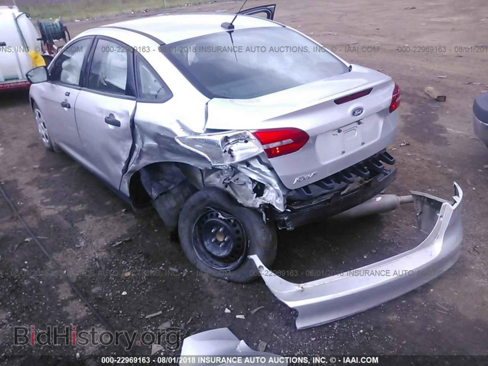 2016 Ford Focus - VIN: 1FADP3E20GL211657 - Фото 3