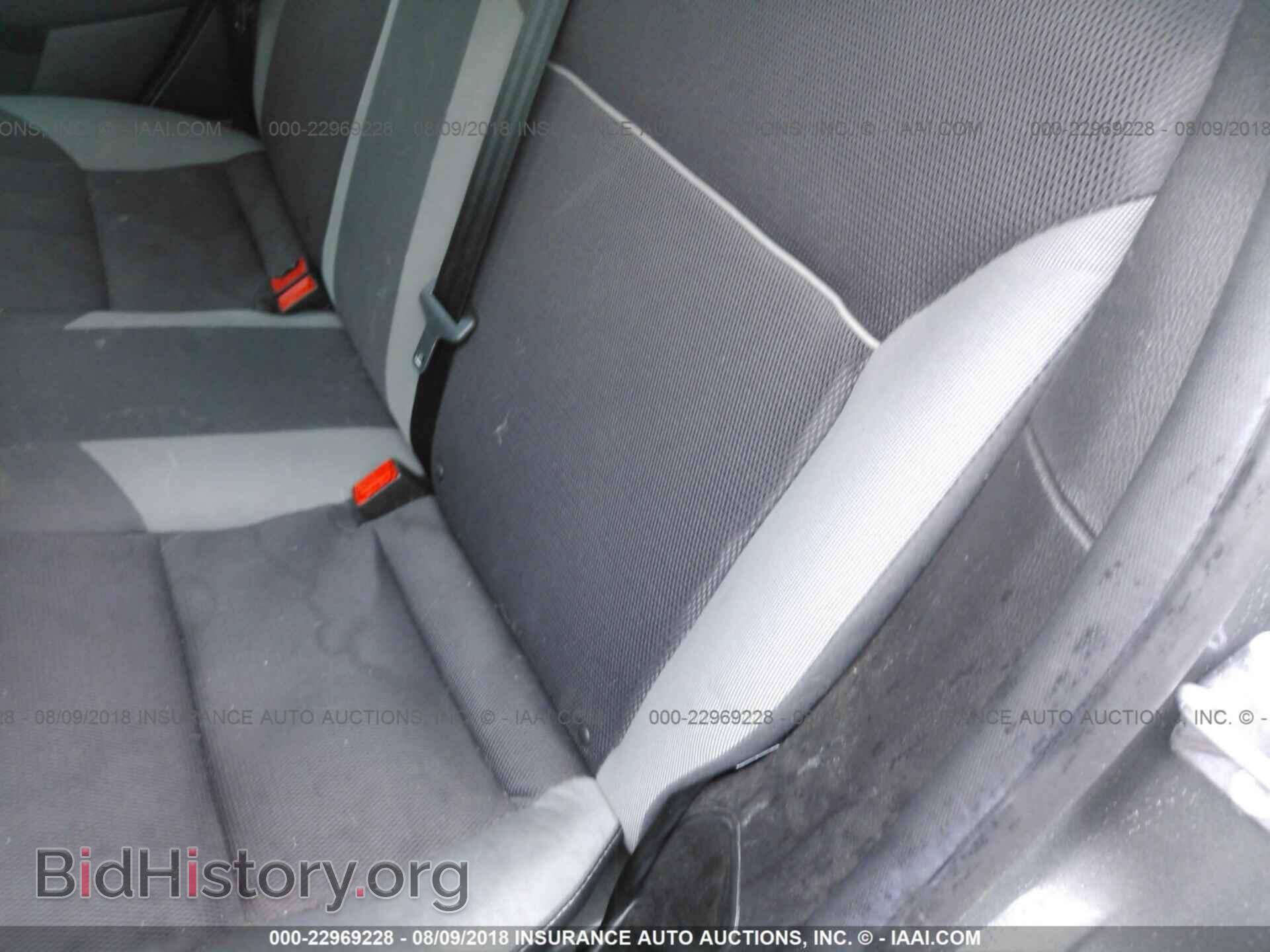 2014 Ford Focus - VIN: 1FADP3F20EL351297 - Photo 8