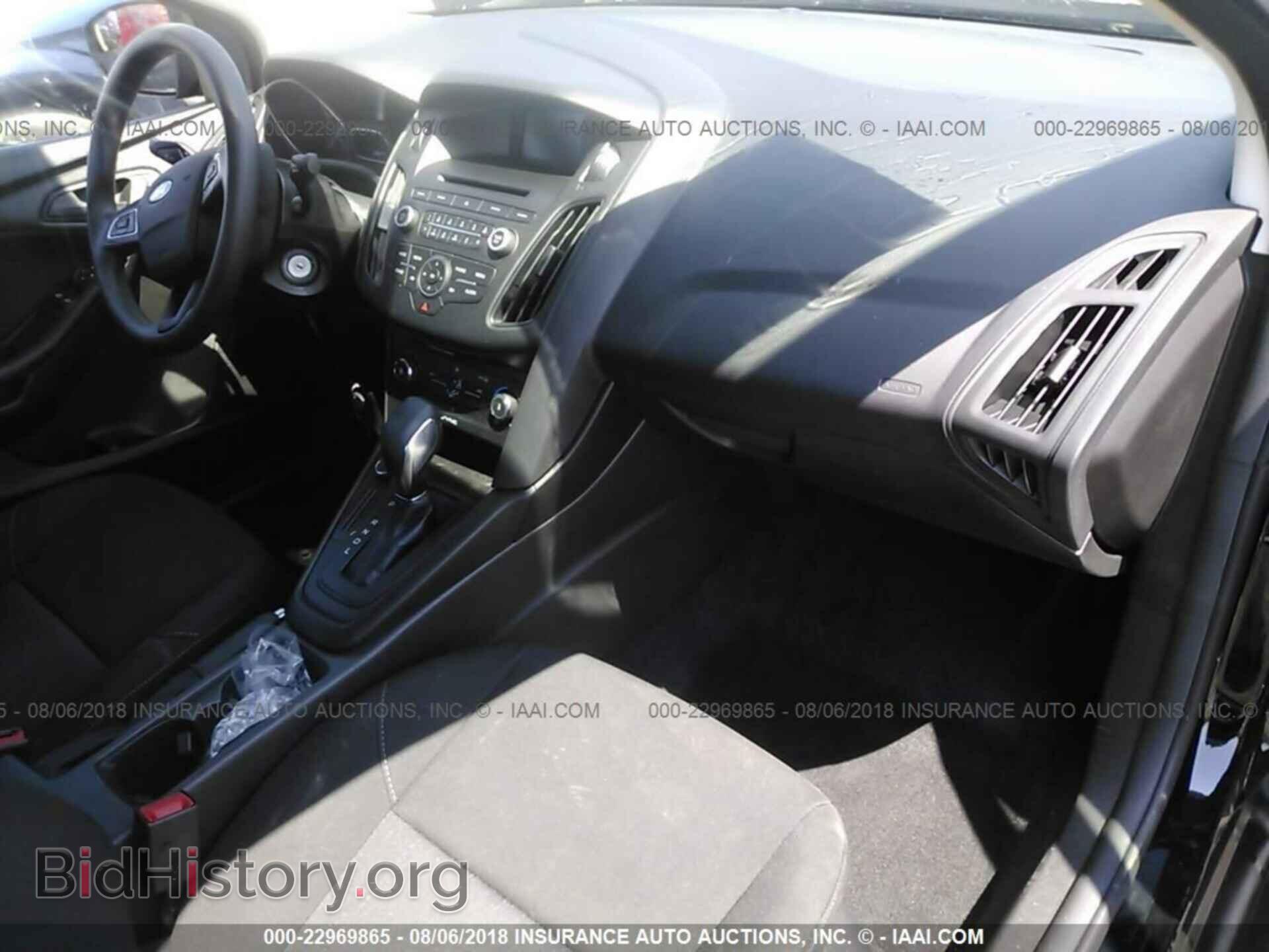 2017 Ford Focus - VIN: 1FADP3E24HL340390 - Фото 5