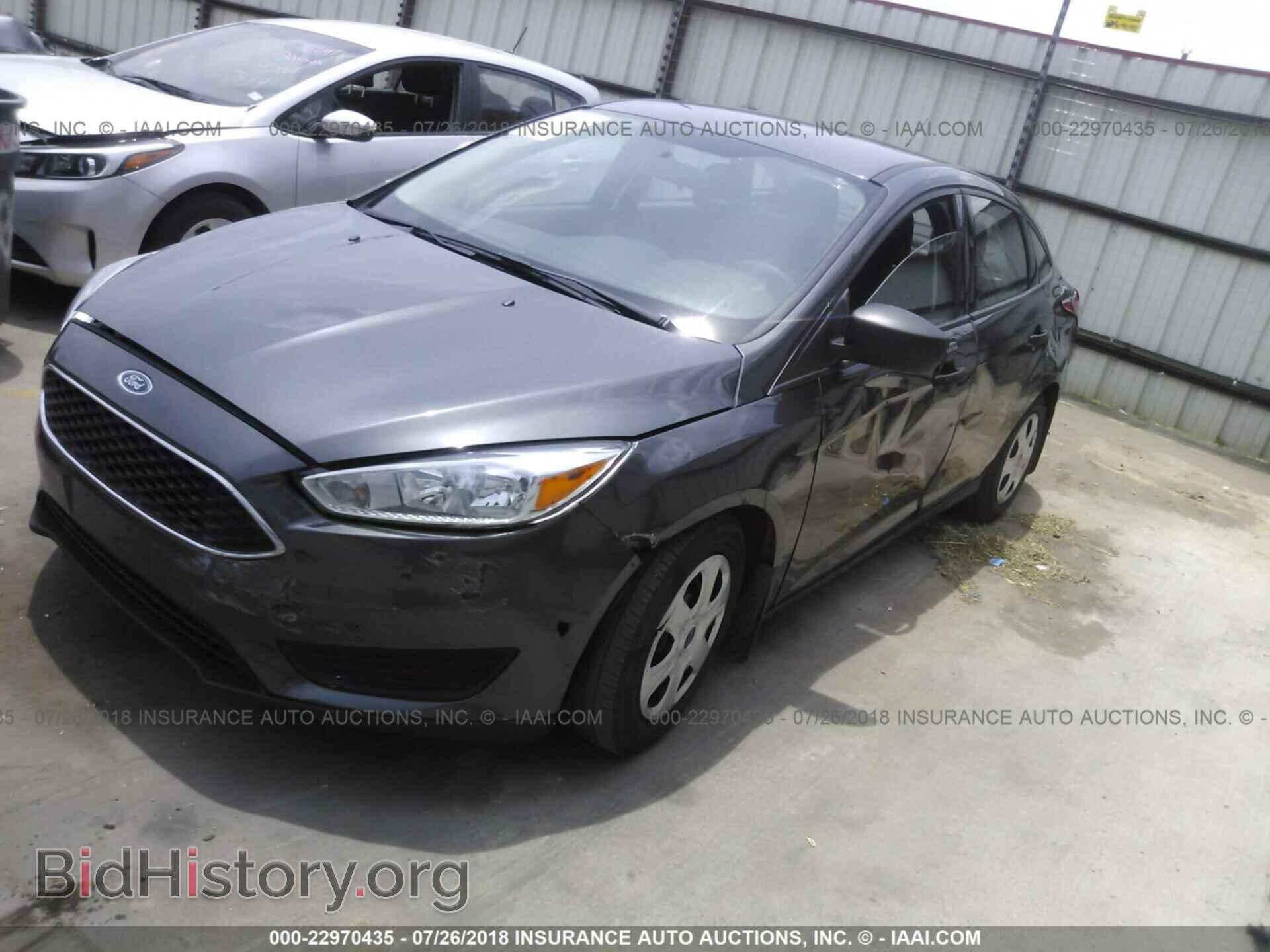 2016 Ford Focus - VIN: 1FADP3E2XGL238106 - Photo 2
