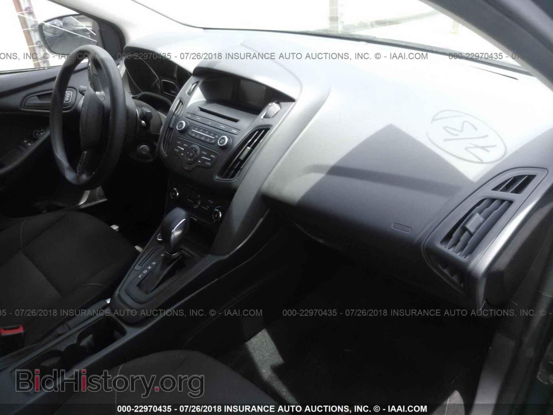 2016 Ford Focus - VIN: 1FADP3E2XGL238106 - Photo 5
