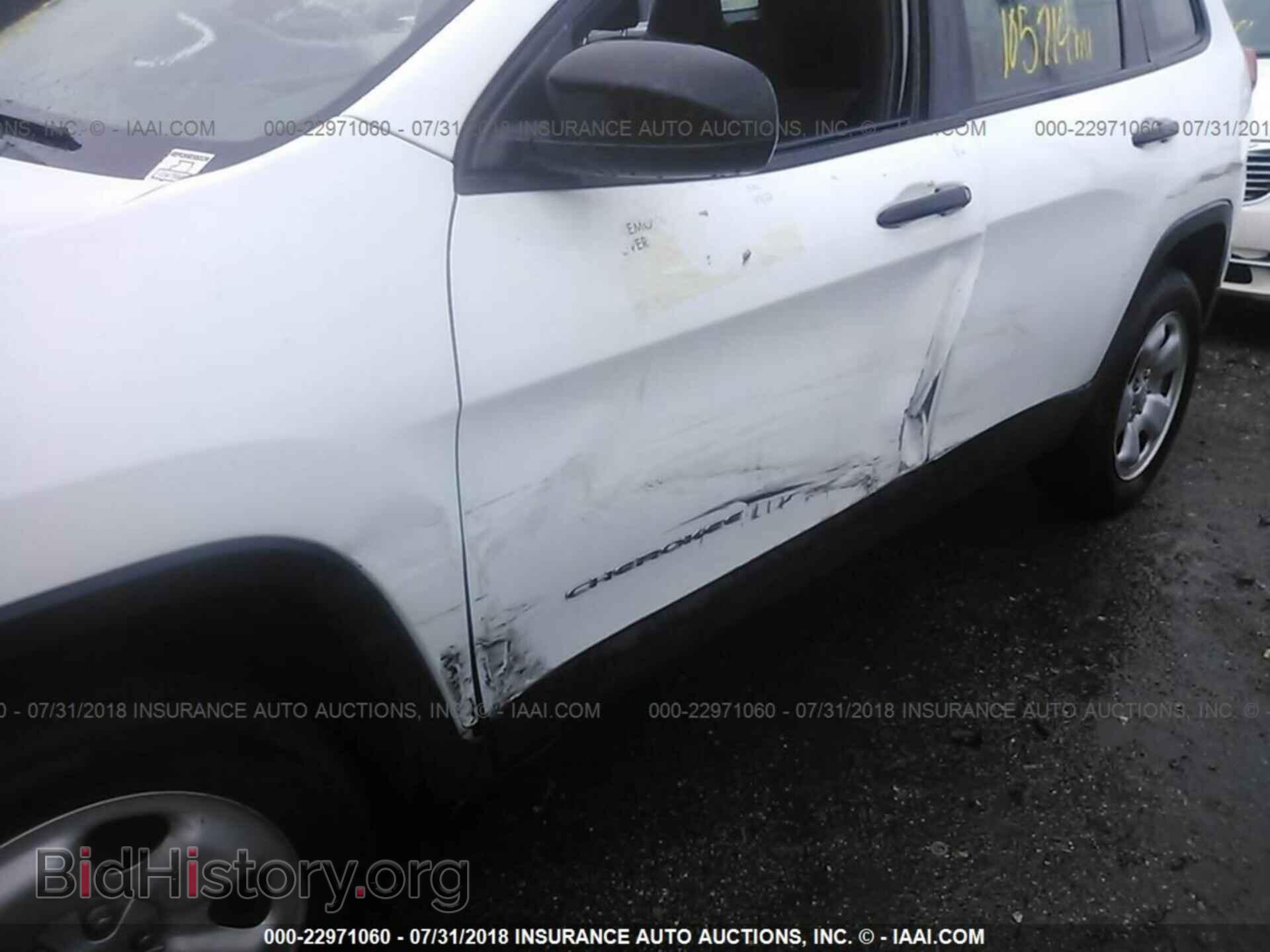 2014 Jeep Cherokee - VIN: 1C4PJLAB2EW301788 - Photo 6