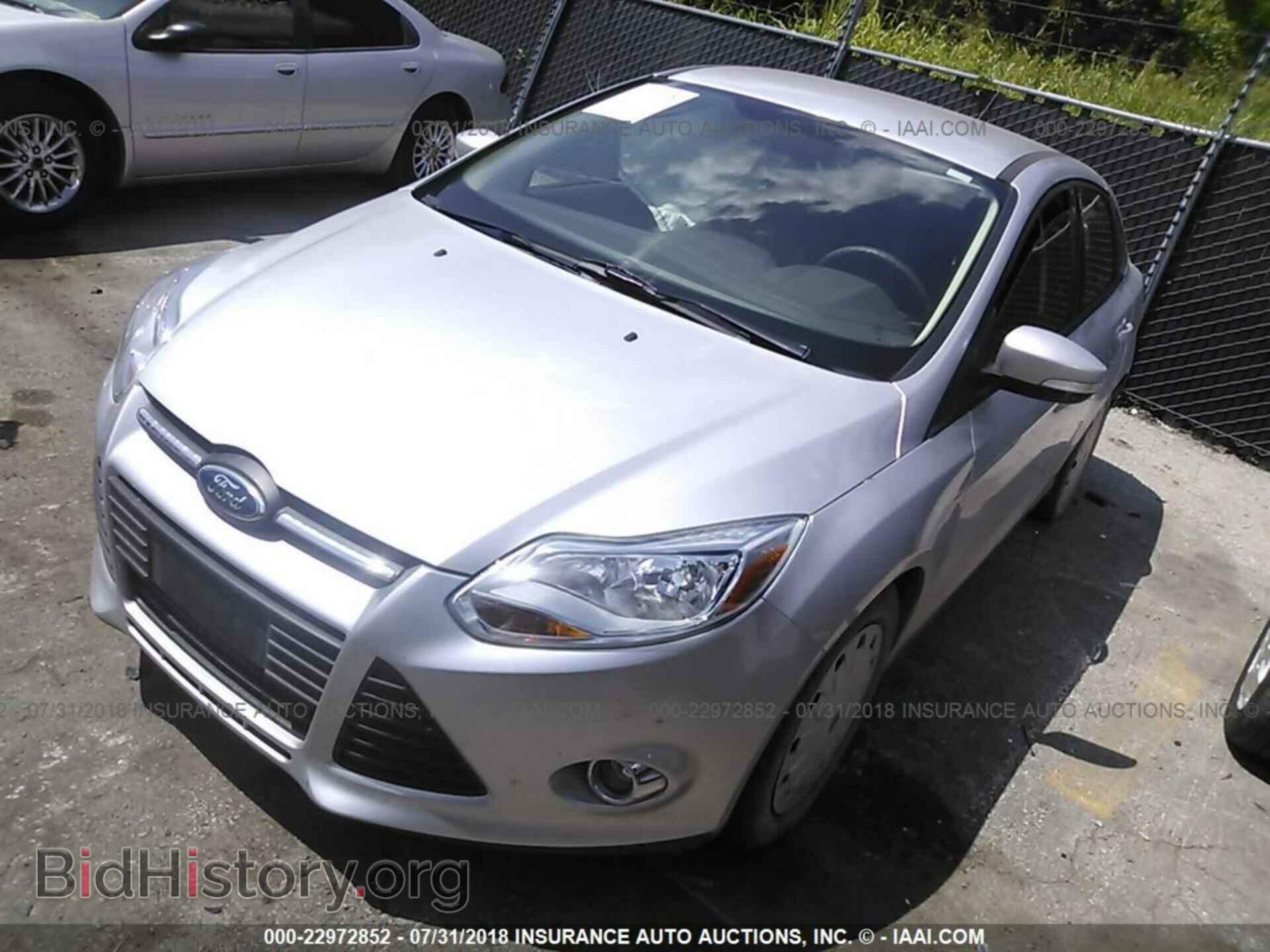 2012 Ford Focus - VIN: 1FAHP3F2XCL257314 - Фото 2