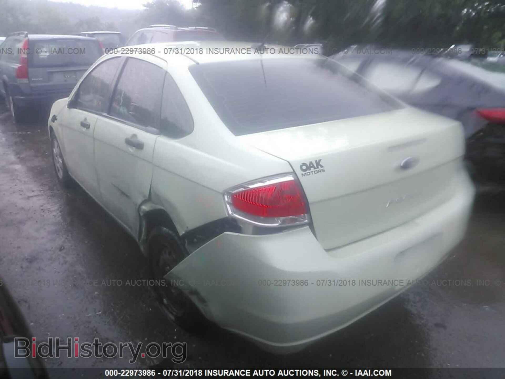 2011 Ford Focus - VIN: 1FAHP3EN5BW112934 - Фото 3